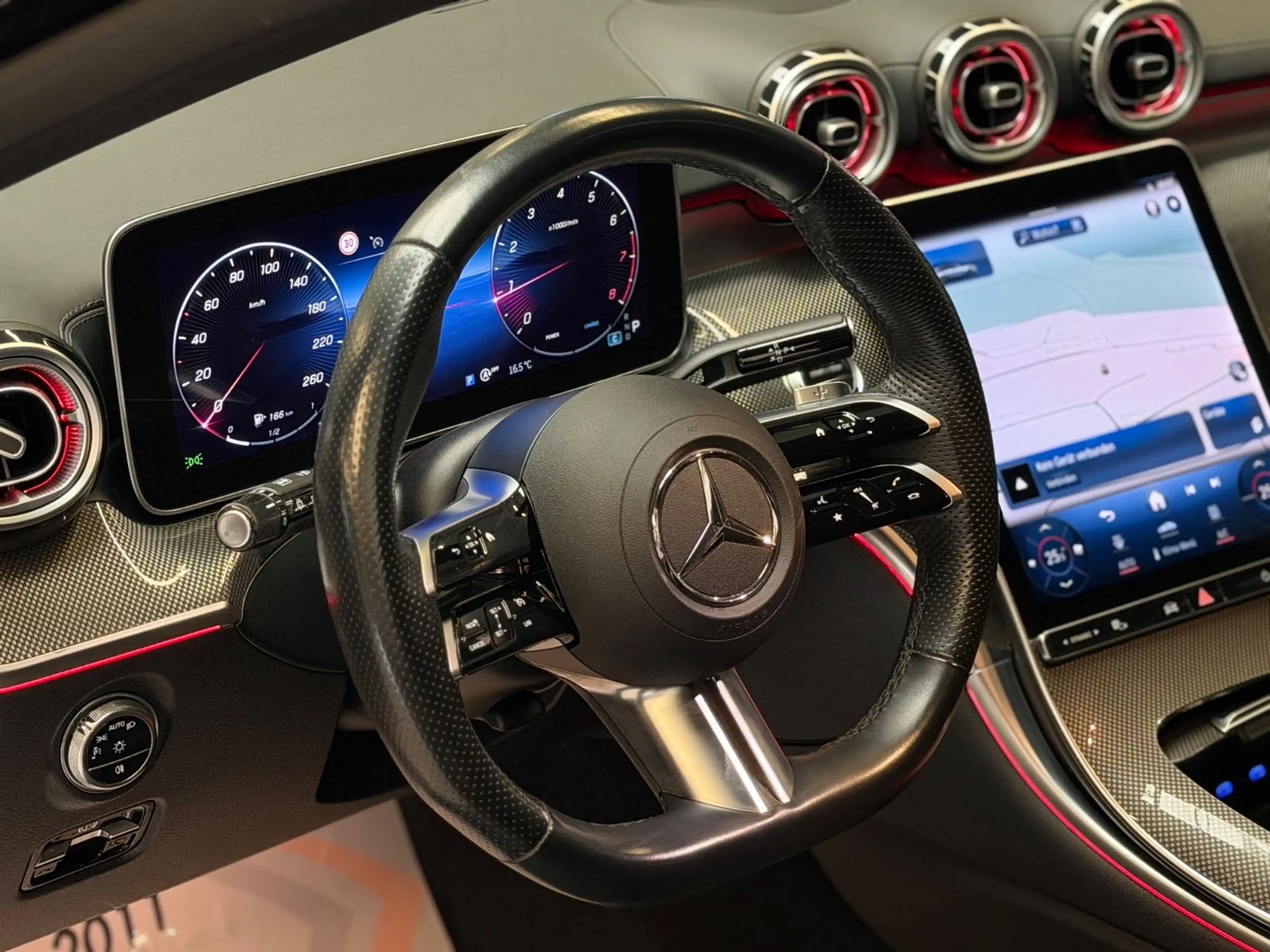 Mercedes-Benz C 200 T AMG LINE WIDE/LED/MBUX/AHK/NAVI/SPUR/TOT — photo 12