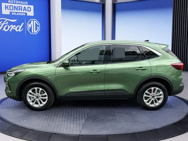 Ford Kuga view 3
