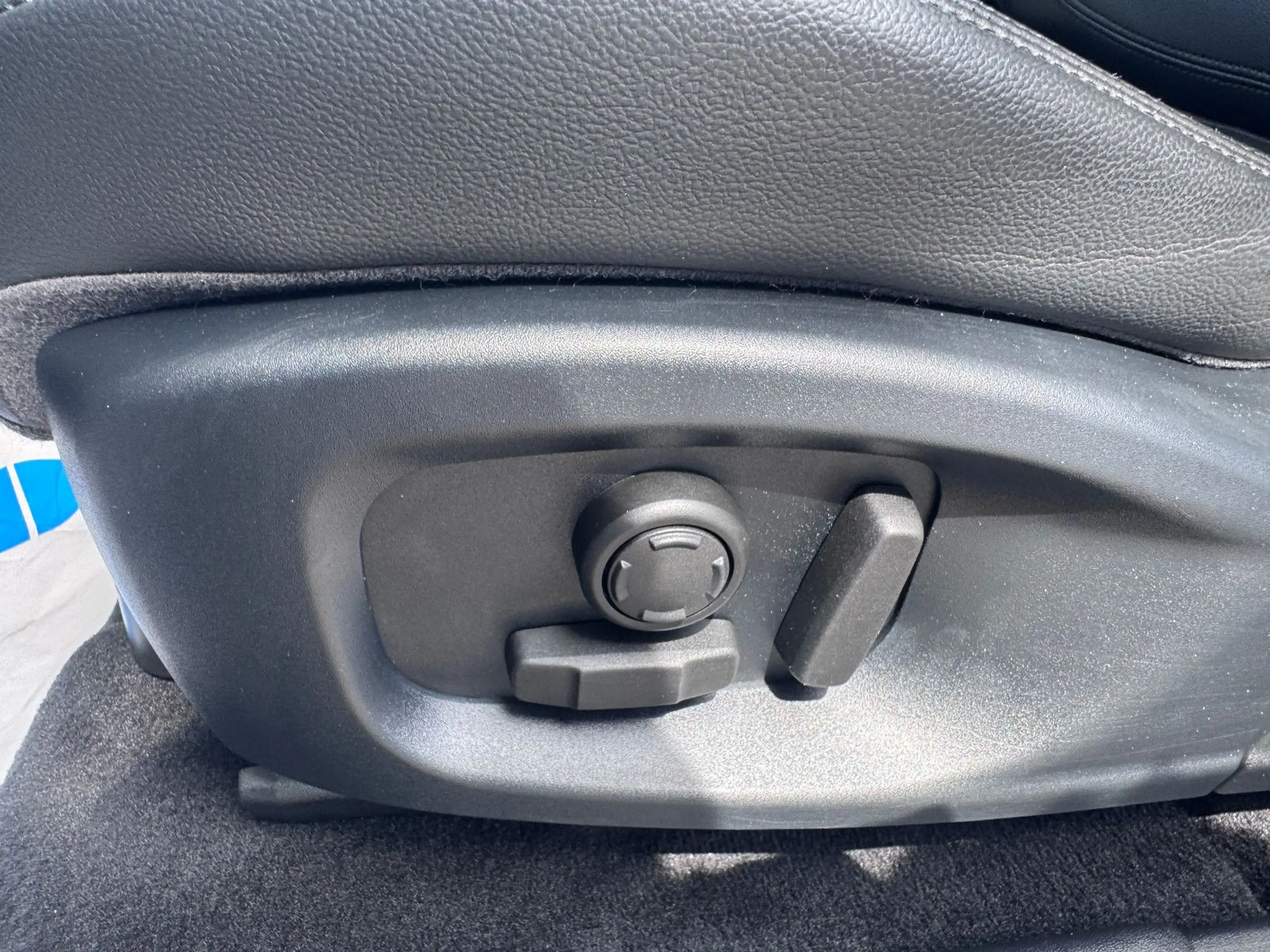 Jaguar E-Pace E-PACE S AWD*KAMERA*LEDER*NAVI* — photo 15