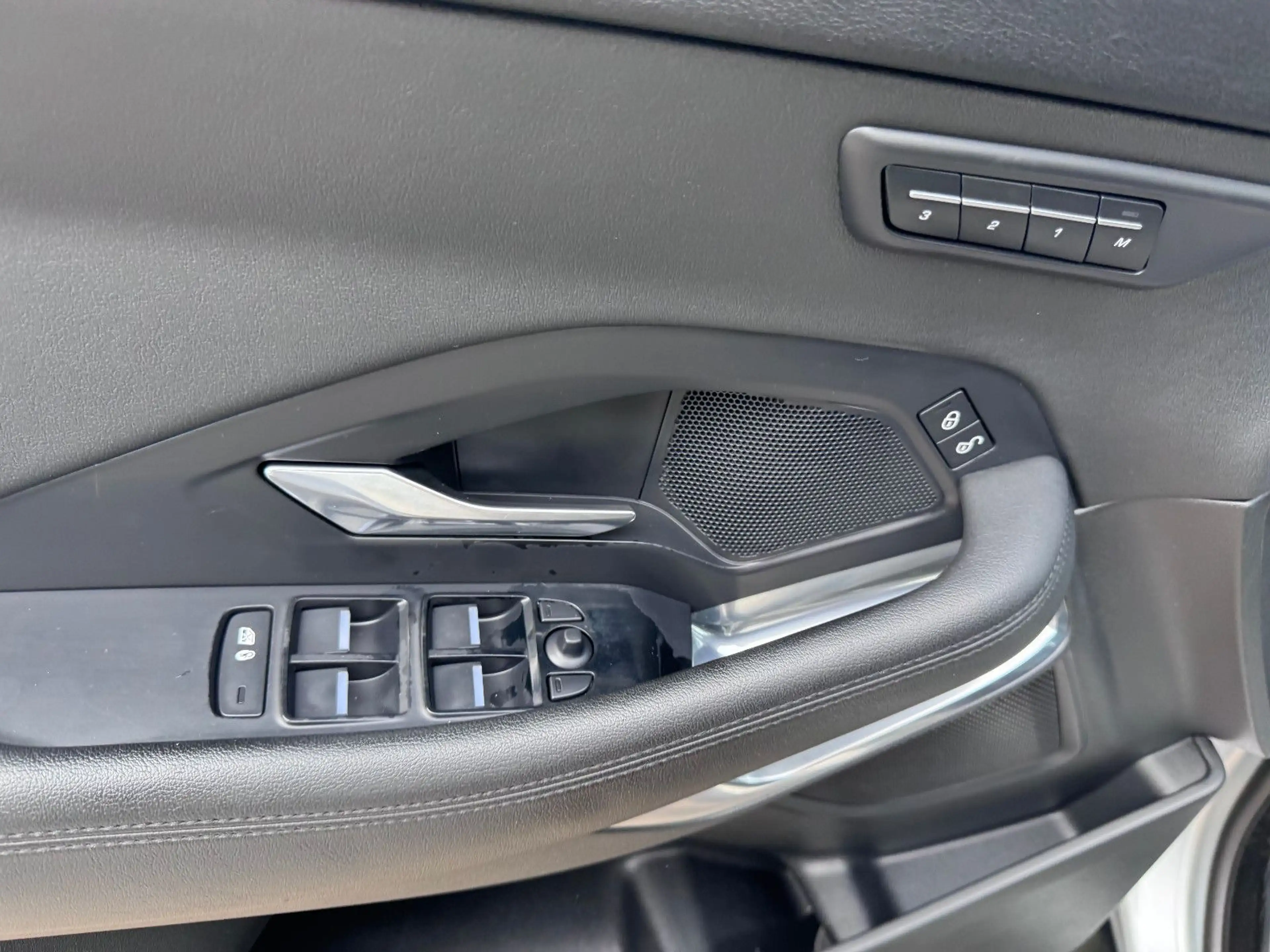 Jaguar E-Pace E-PACE S AWD*KAMERA*LEDER*NAVI* — photo 14