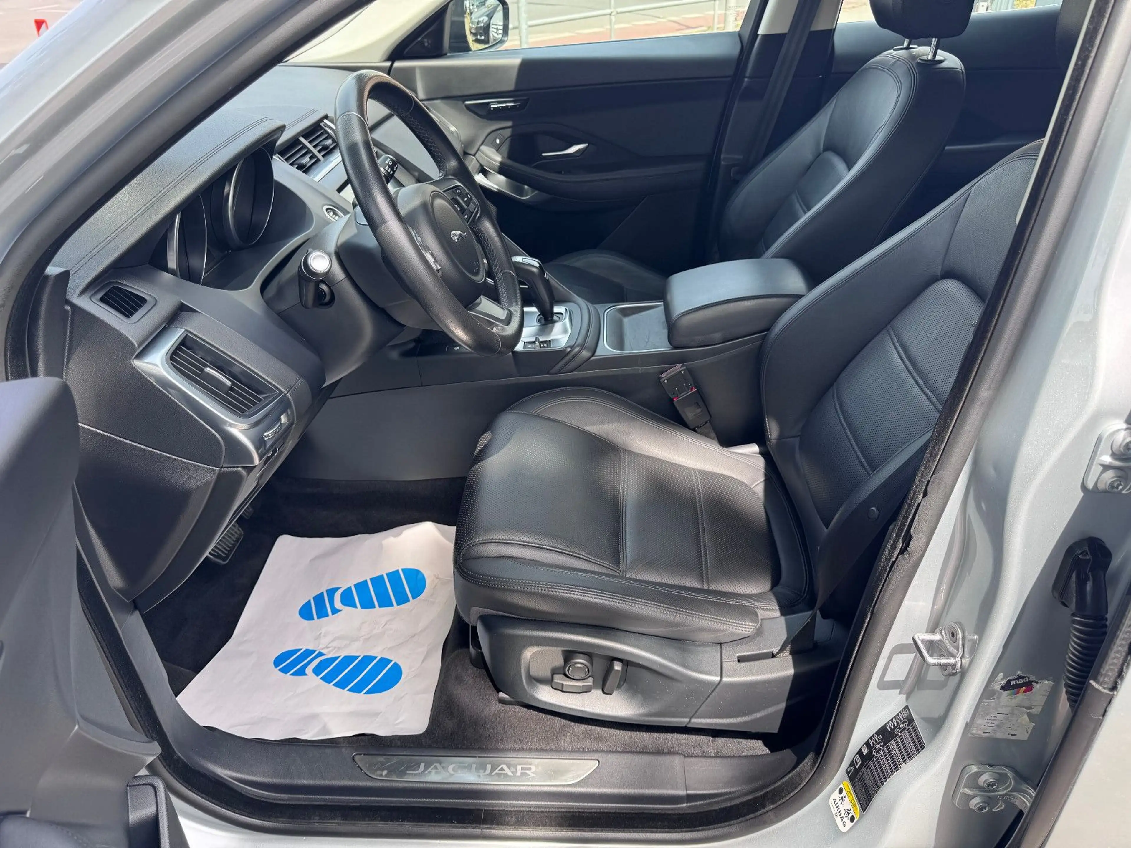 Jaguar E-Pace E-PACE S AWD*KAMERA*LEDER*NAVI* — photo 9