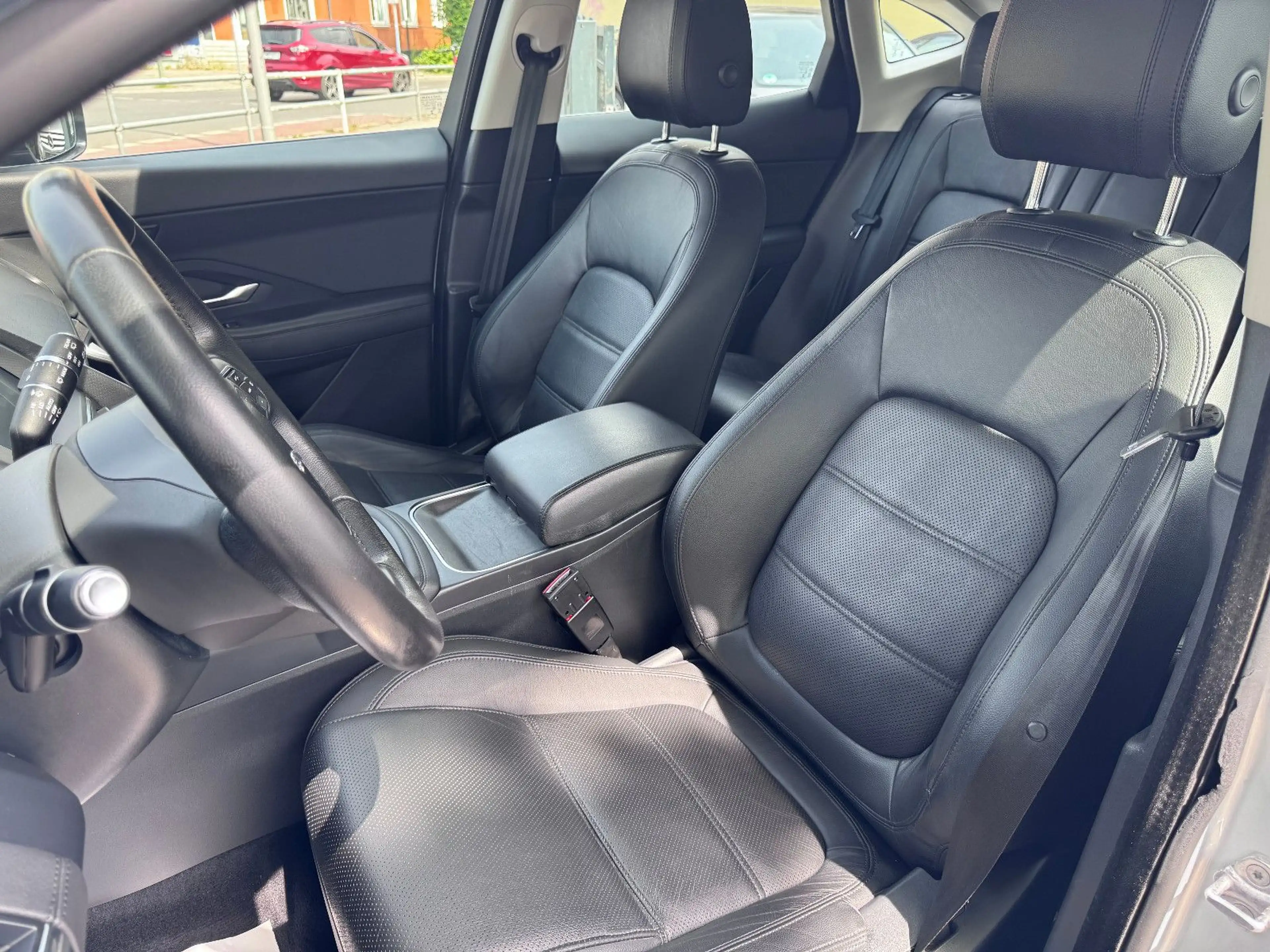 Jaguar E-Pace E-PACE S AWD*KAMERA*LEDER*NAVI* — photo 10