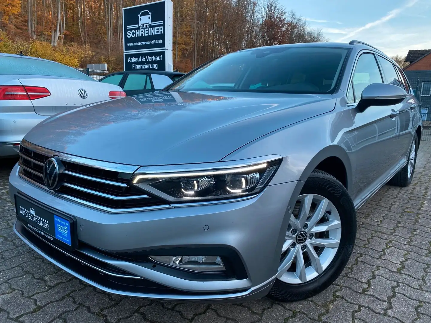 Volkswagen Passat Variant Business 1.HAND DSG AHK KAMERA Silber - 1