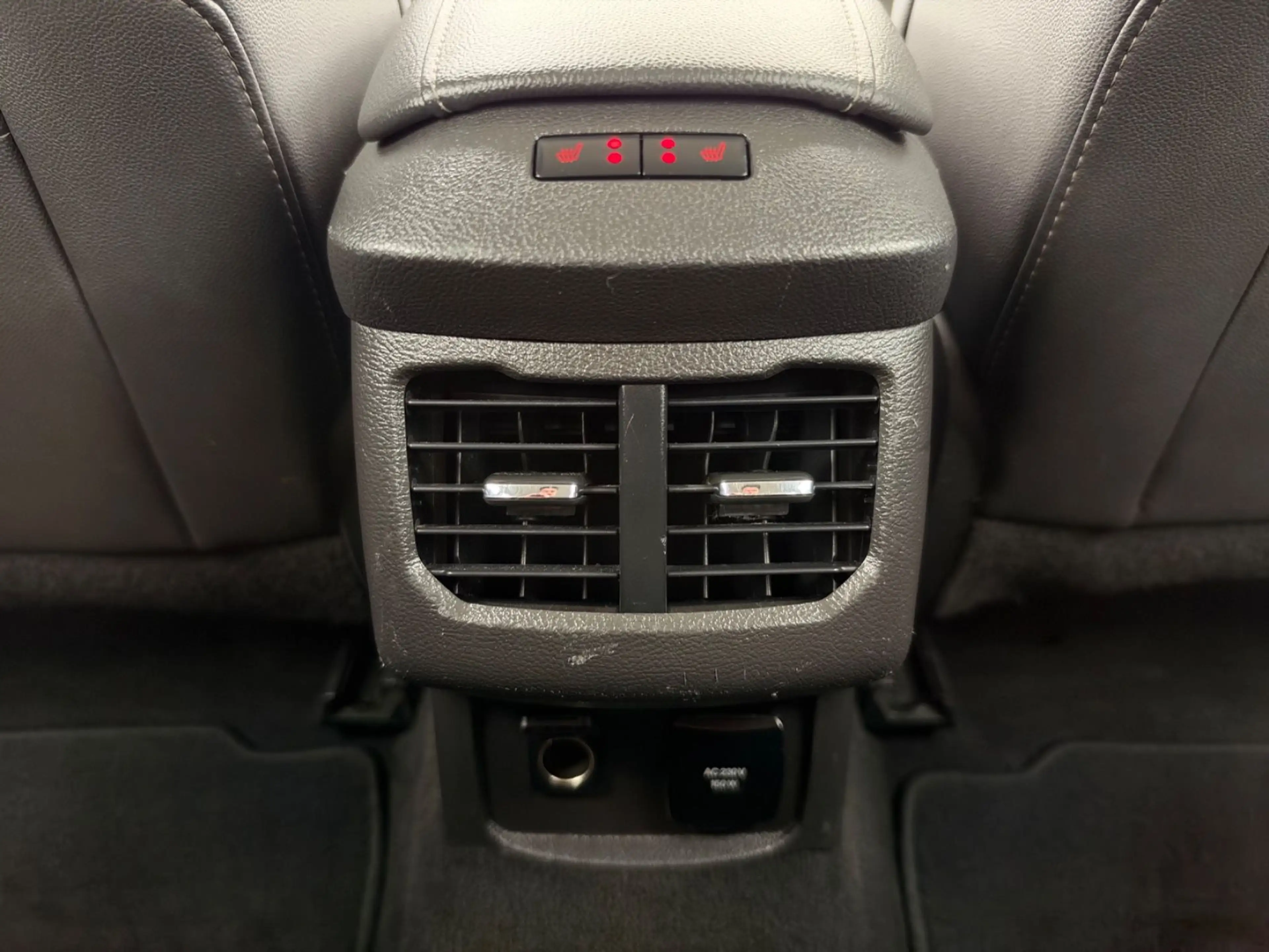 Ford Mondeo Turnier Titanium*Klima*Leder*LED*Assist* — photo 15