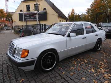 E Lim.*AUT.*KLIMA*TEMPOMAT*KAMERA*OLDTIMER*