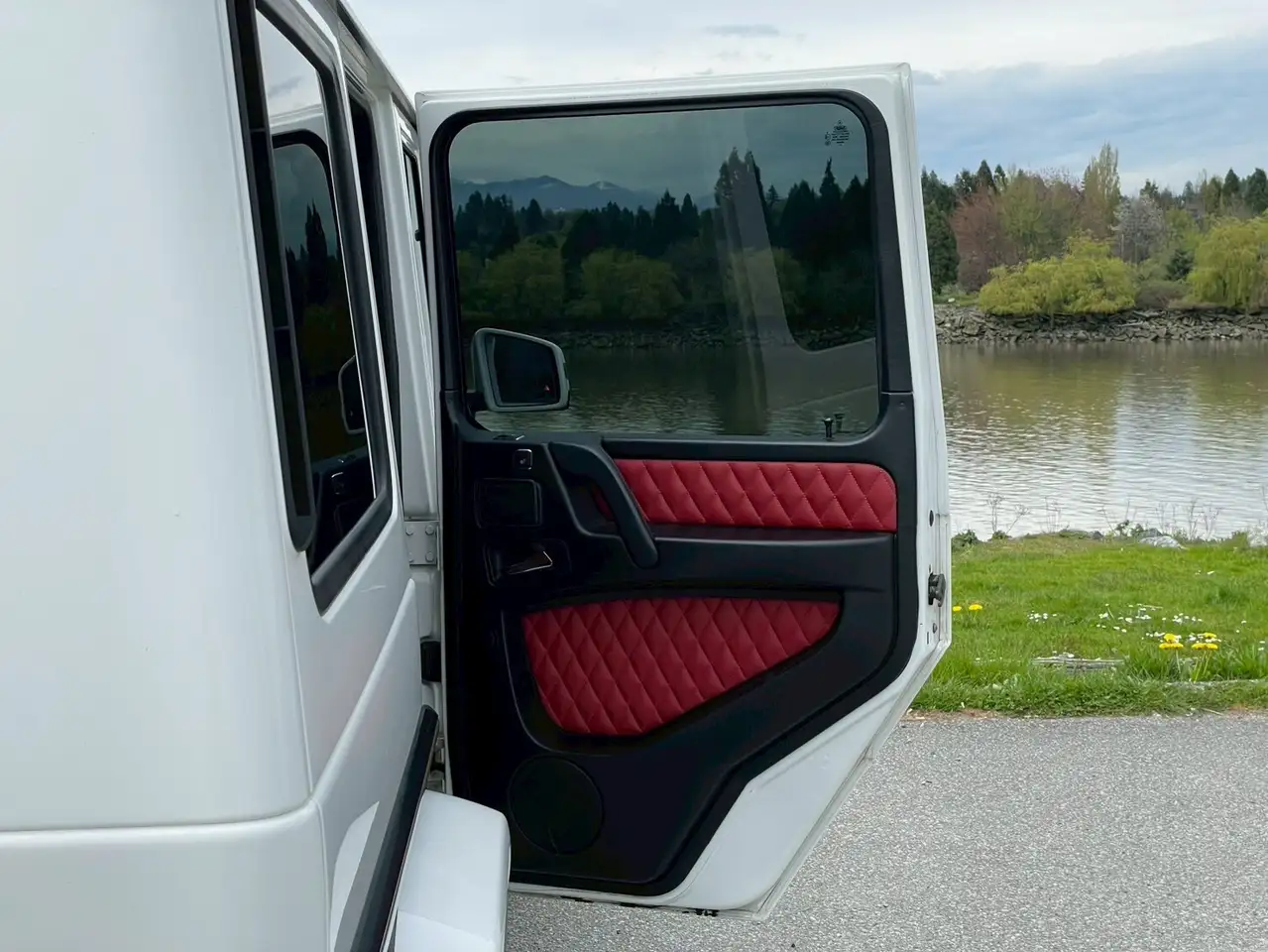 Mercedes-Benz G-Class снимка Mercedes-Benz G-Class