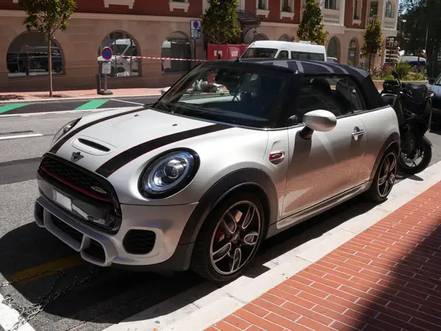 MINI John Cooper Works Cabrio