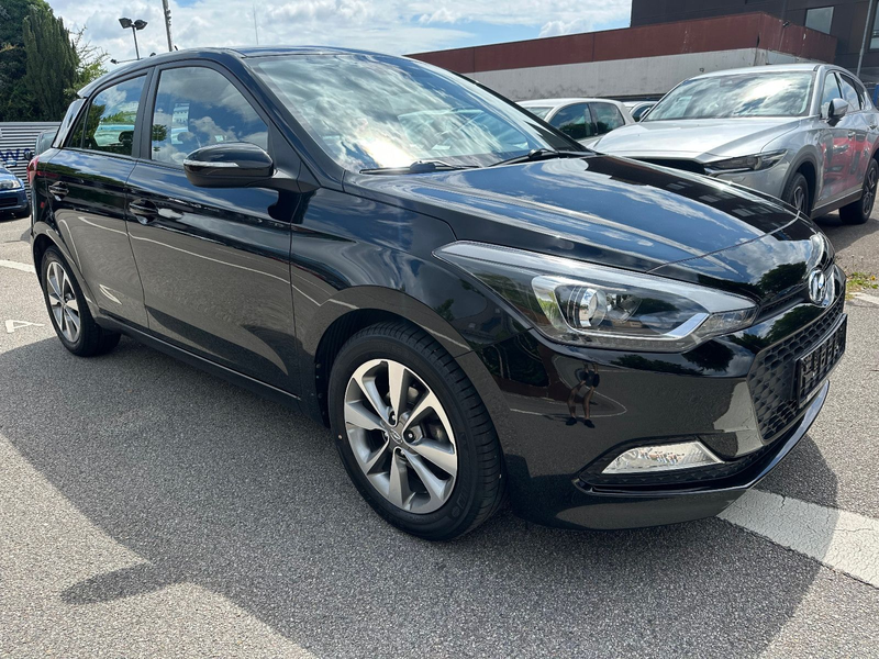 Hyundai i20 Intro Edition*1 HAND* — photo 3