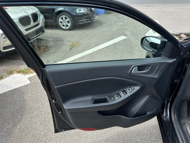 Hyundai i20 Intro Edition*1 HAND* — photo 10