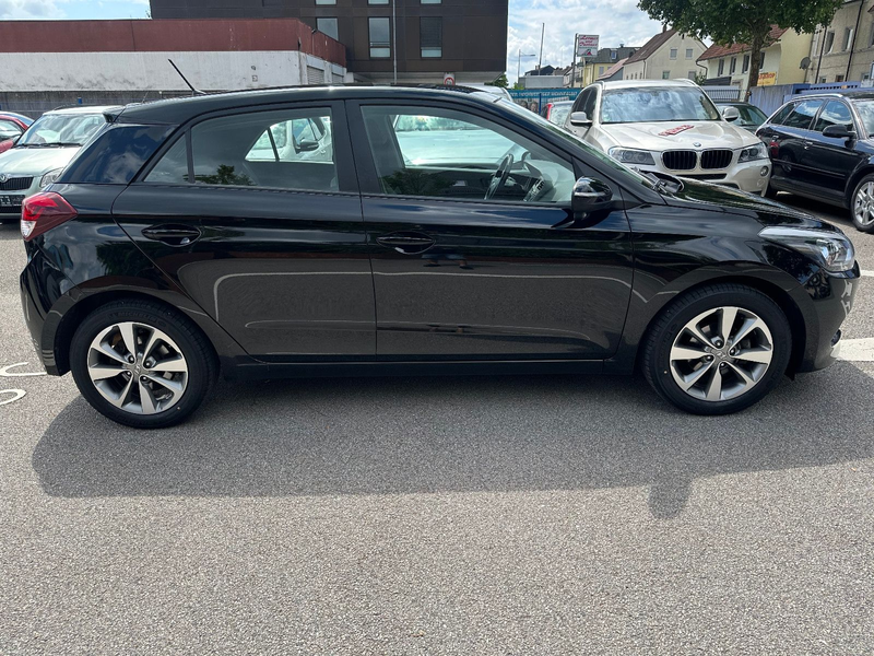 Hyundai i20 Intro Edition*1 HAND* — photo 4