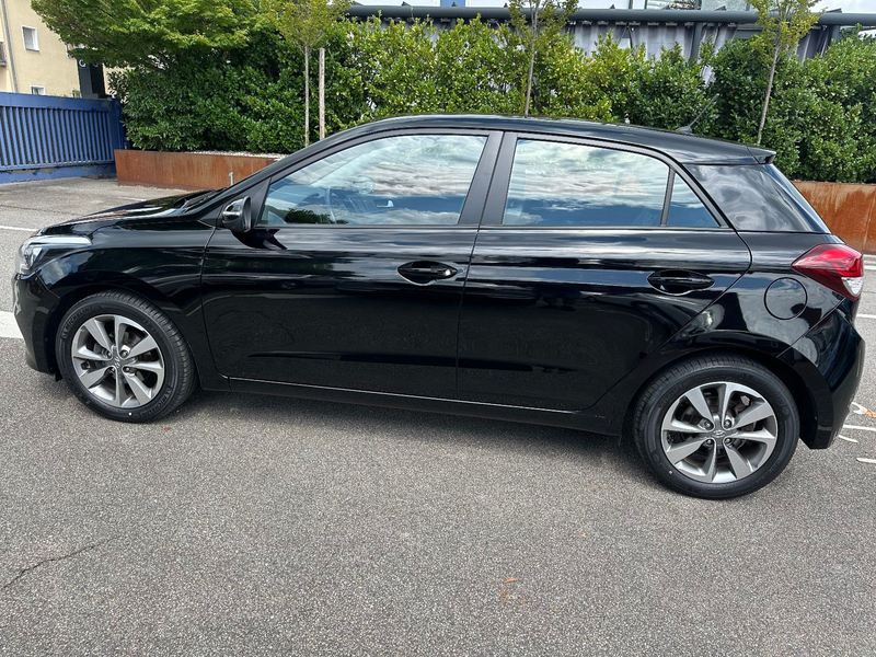 Hyundai i20 Intro Edition*1 HAND* — photo 8
