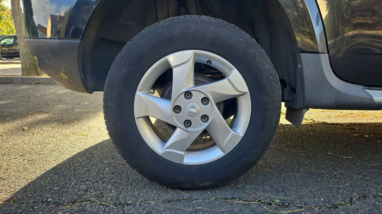 Dacia Duster — photo 16