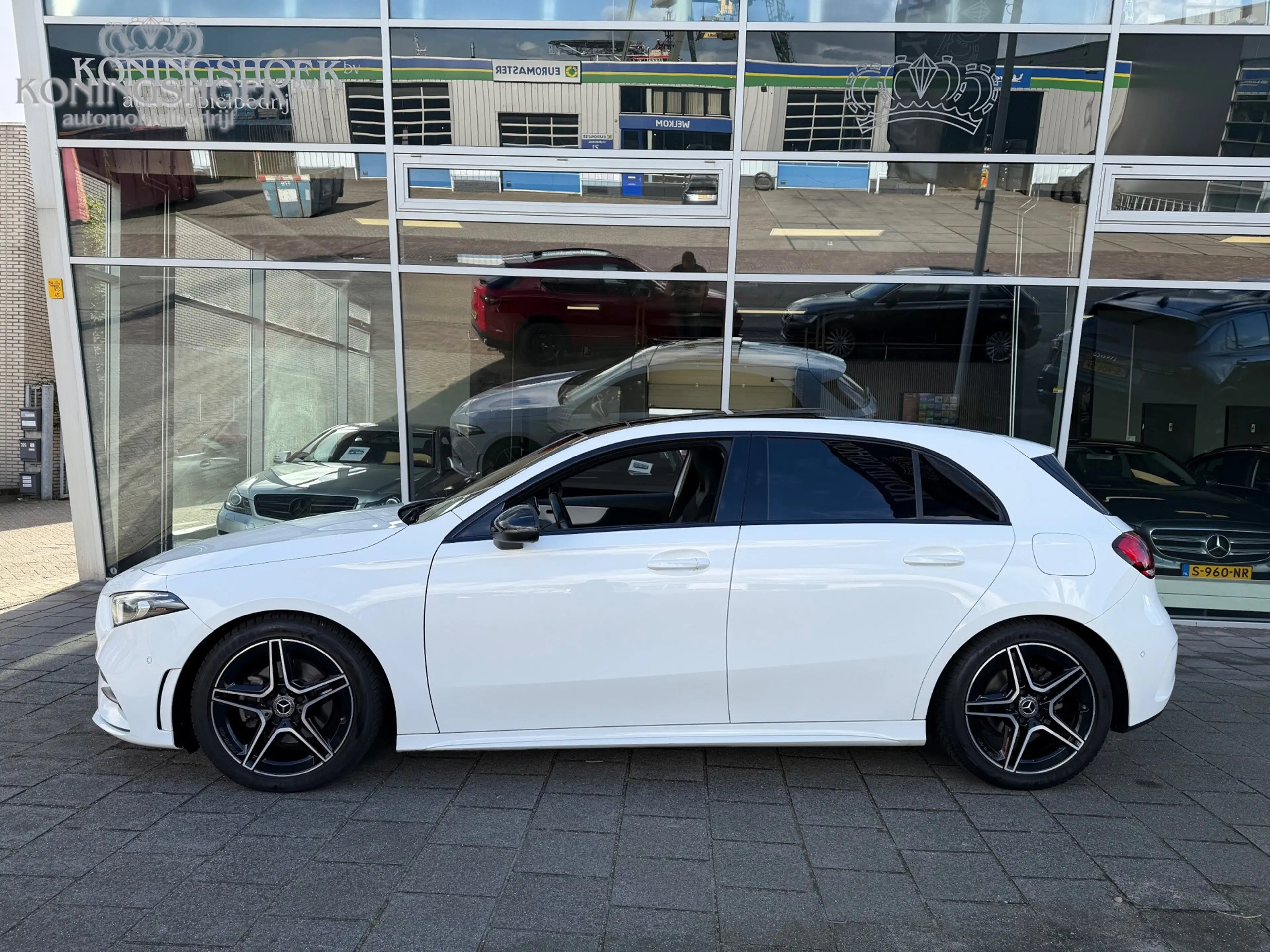 Mercedes-Benz A 180 Business Solution AMG — photo 16