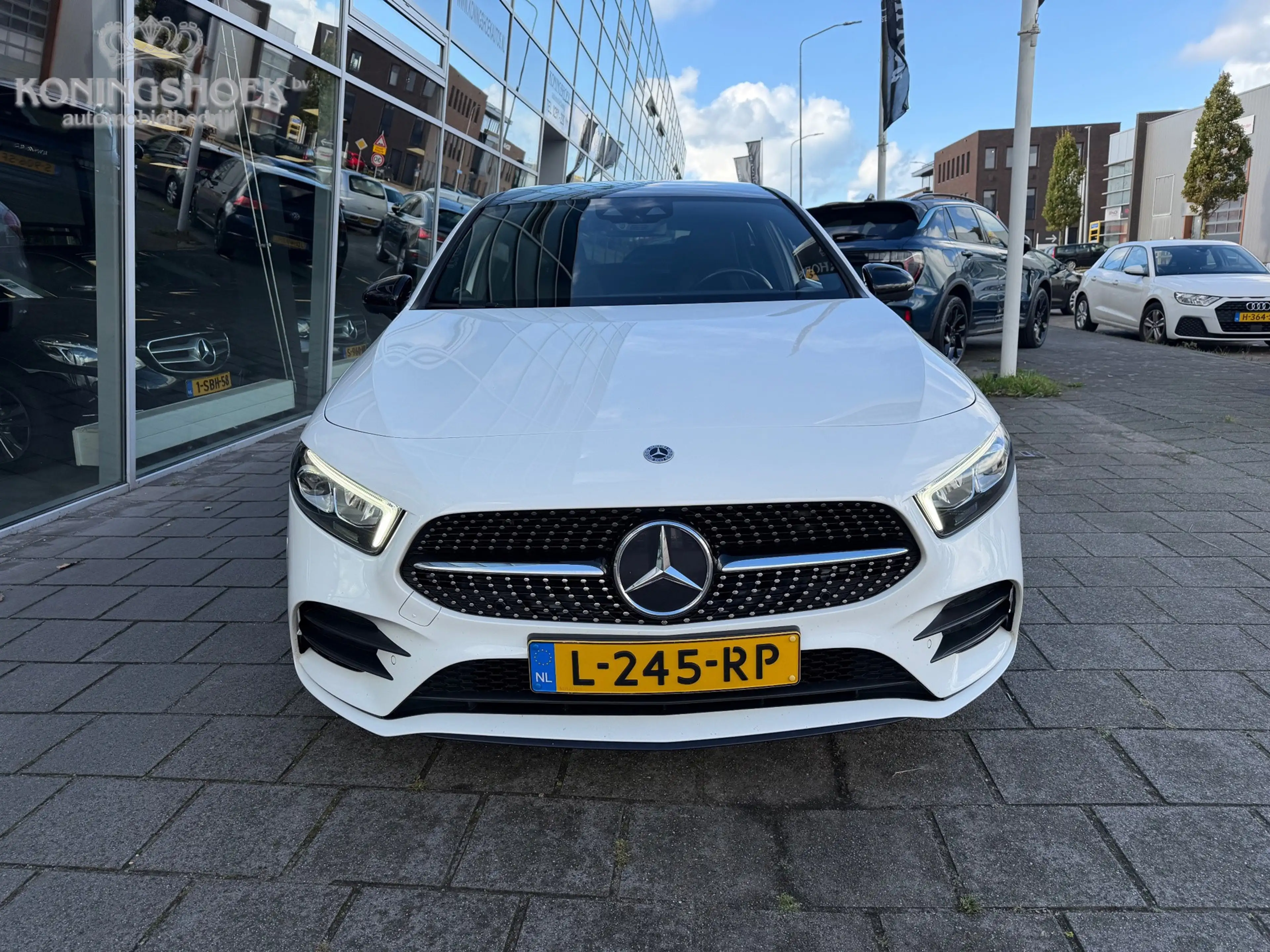 Mercedes-Benz A 180 Business Solution AMG — photo 2