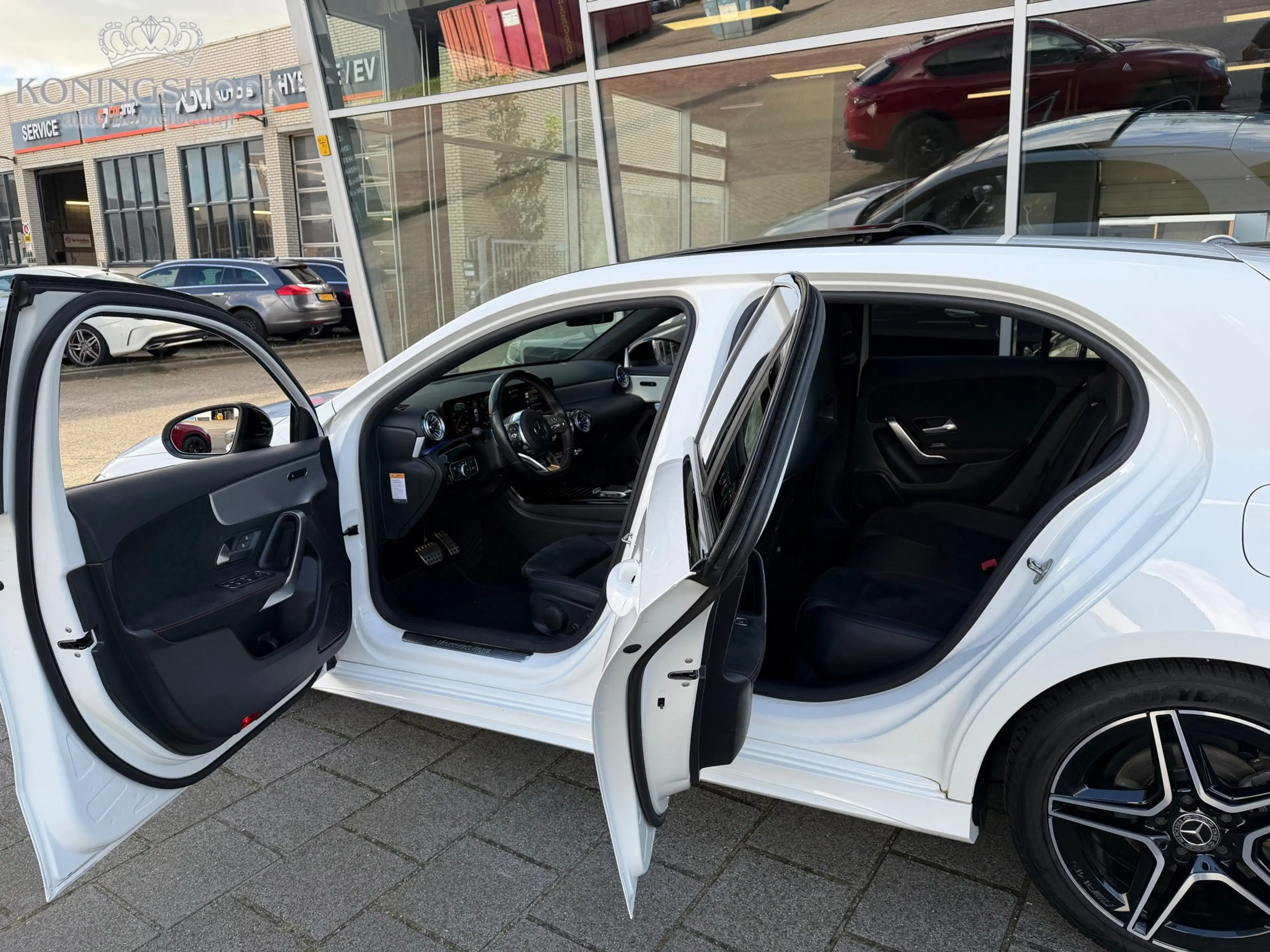 Mercedes-Benz A 180 Business Solution AMG — photo 8