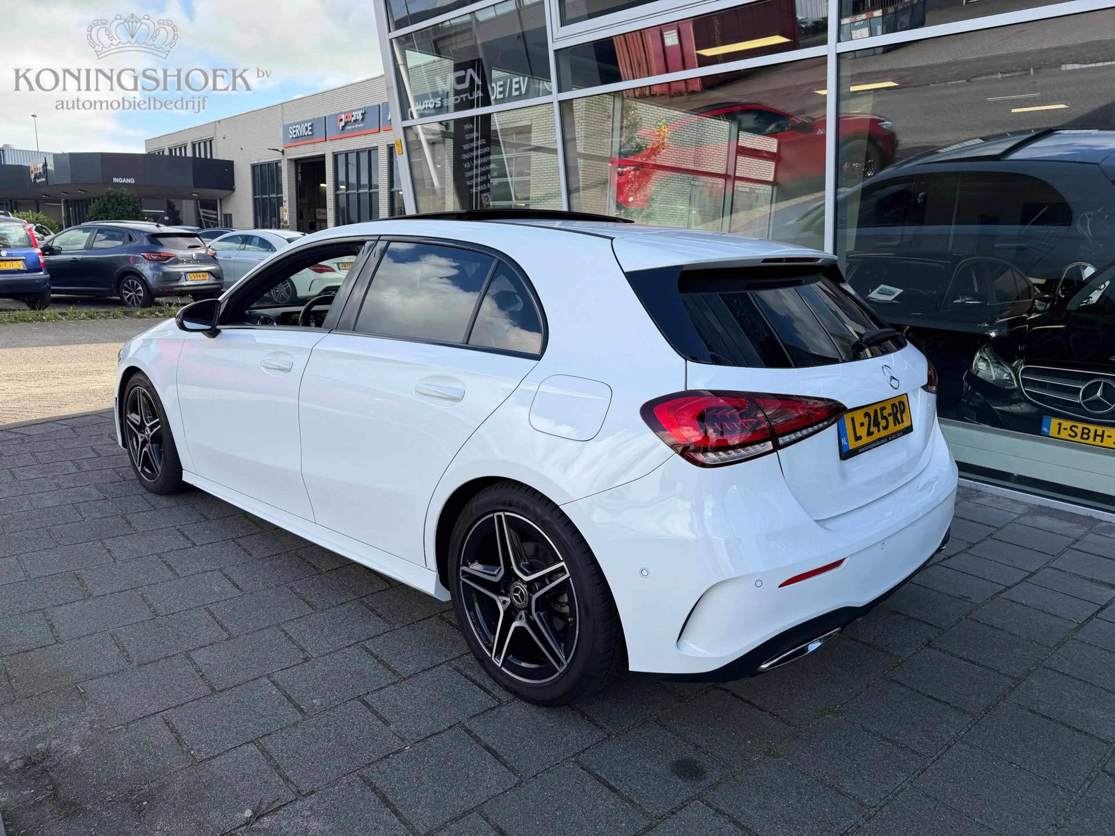 Mercedes-Benz A 180 Business Solution AMG — photo 9