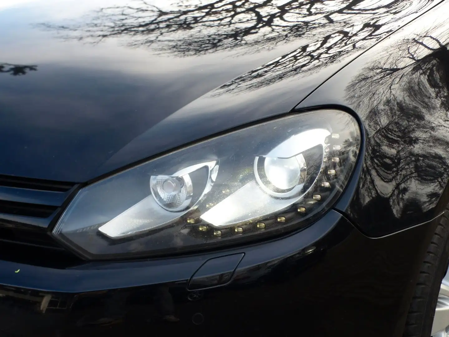 Volkswagen Golf VI 2.0 TDI Variant Match DSG Shz Navi Xenon Schwarz - 2