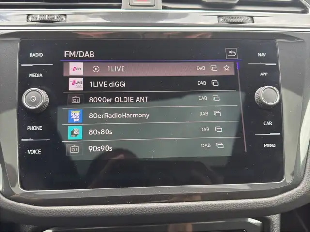 Volkswagen Tiguan view 12