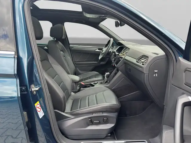Volkswagen Tiguan view 4