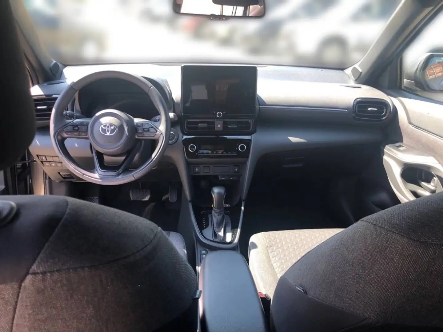 Toyota Yaris Cross 5-Türer Team D 1,5-l-VVT-iE Hybrid Syst. 96kW (130 Gris - 2