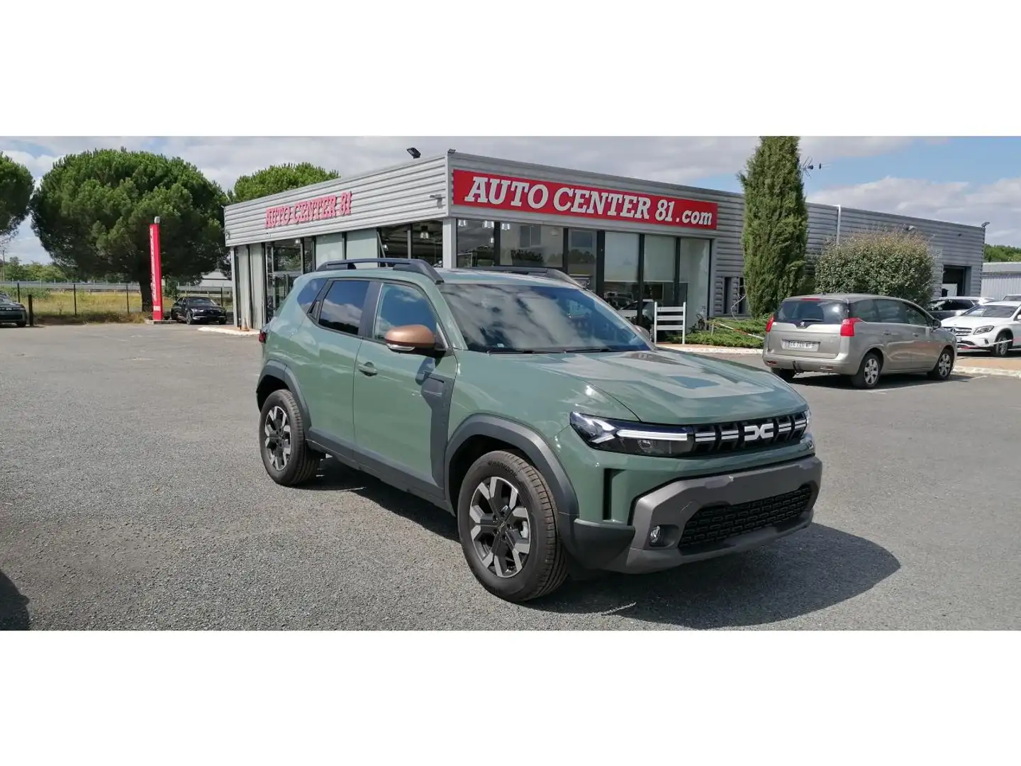 Dacia Duster 1.2 TCe 130 Extreme +PACK COLD BLACK FRIDAY Grün - 1