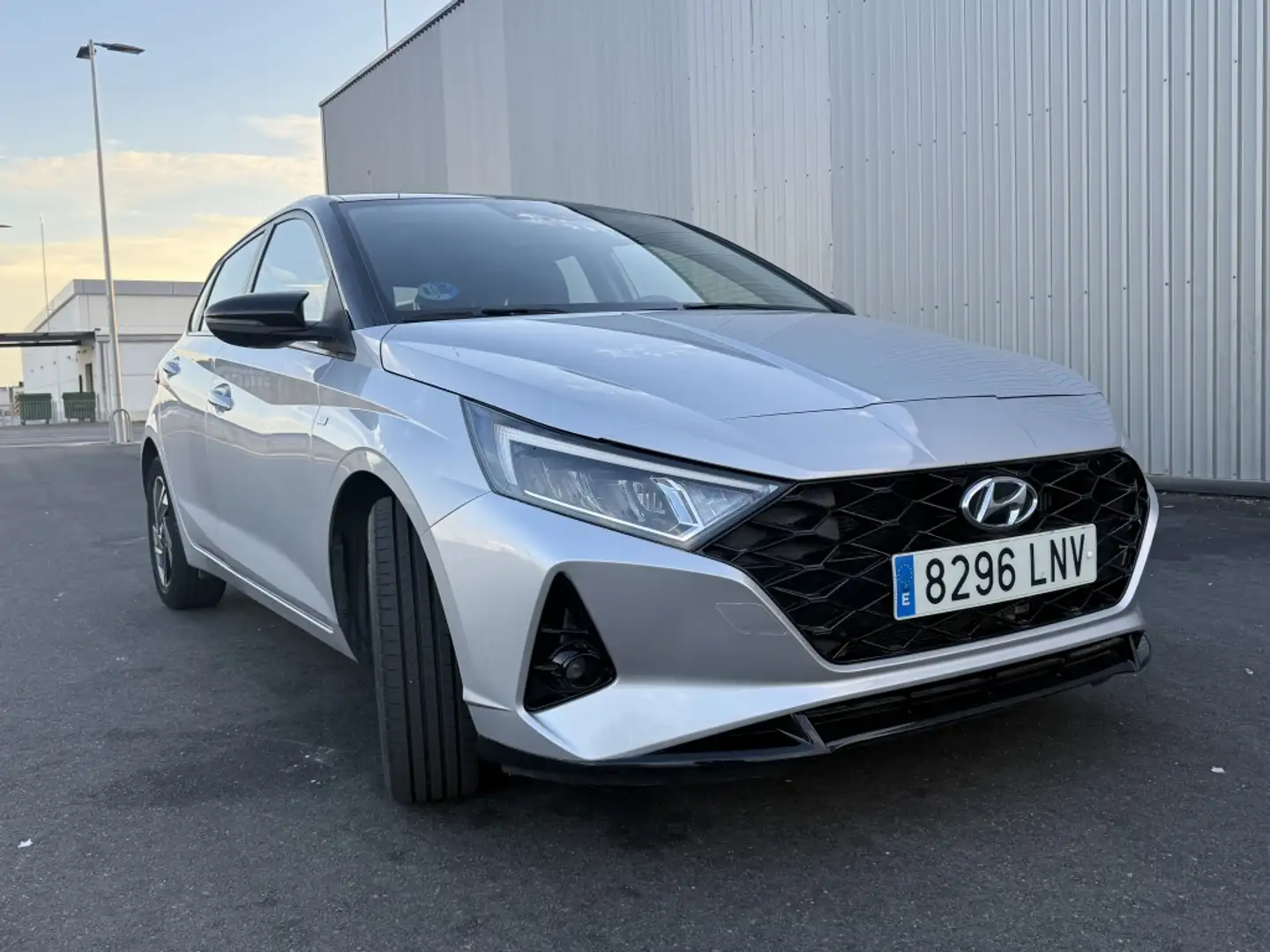 Hyundai i20 Familiar Manual de 5 Puertas Gris - 1