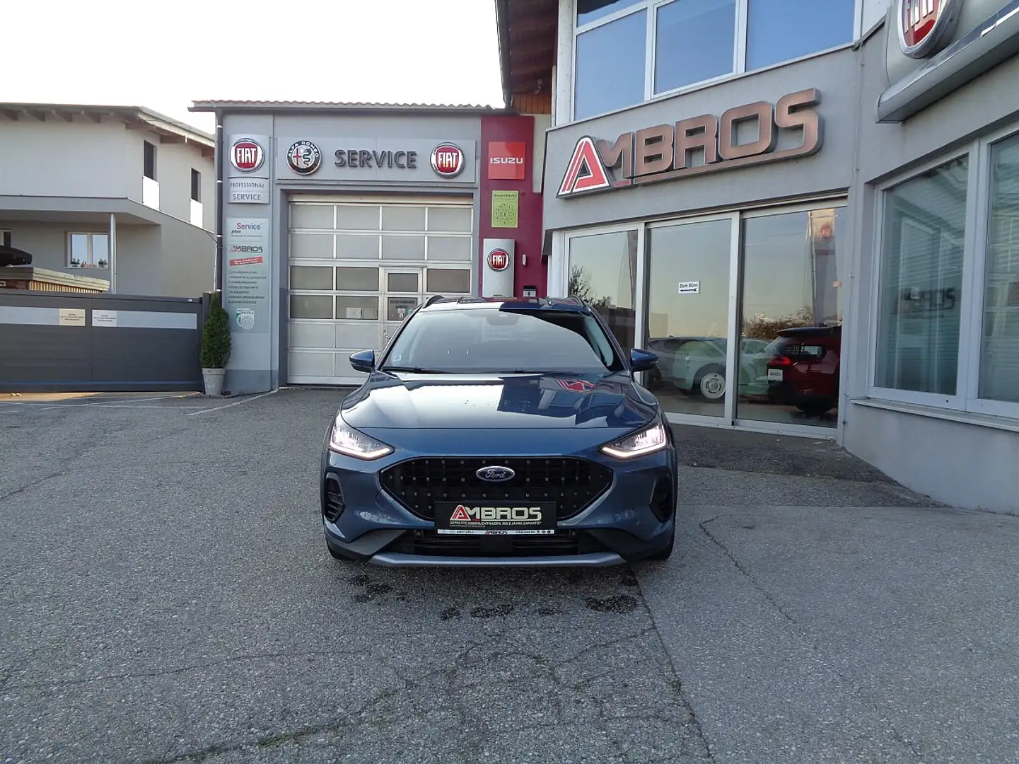 Ford Focus Turnier 1,0 EcoBoost Hybrid Active X Automatik Blau - 2