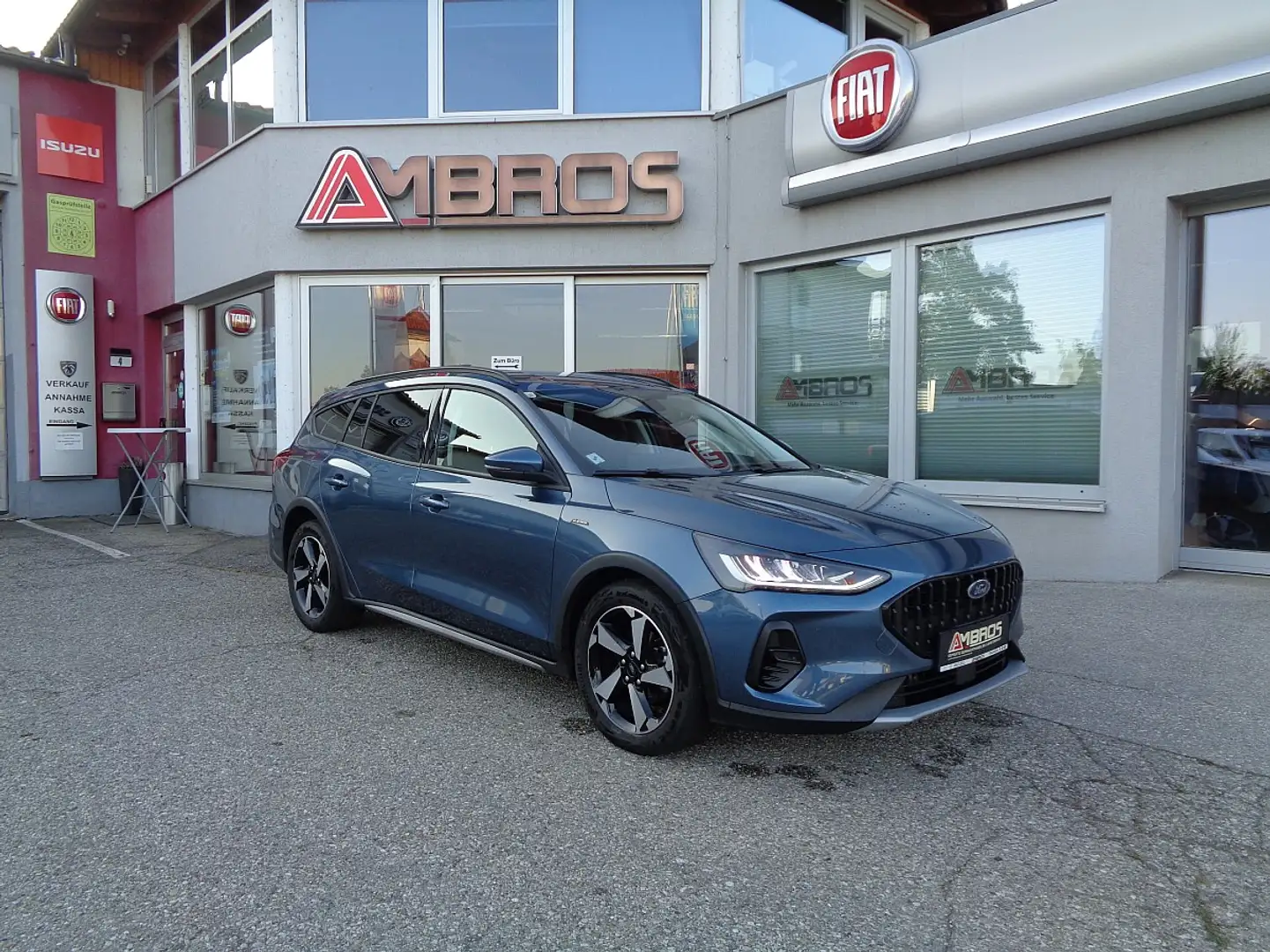 Ford Focus Turnier 1,0 EcoBoost Hybrid Active X Automatik Blau - 1