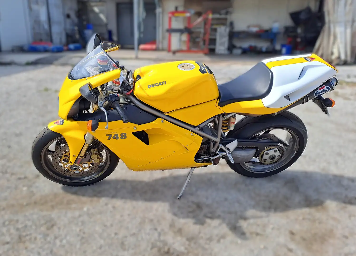 Ducati 748 R Yellow - 2