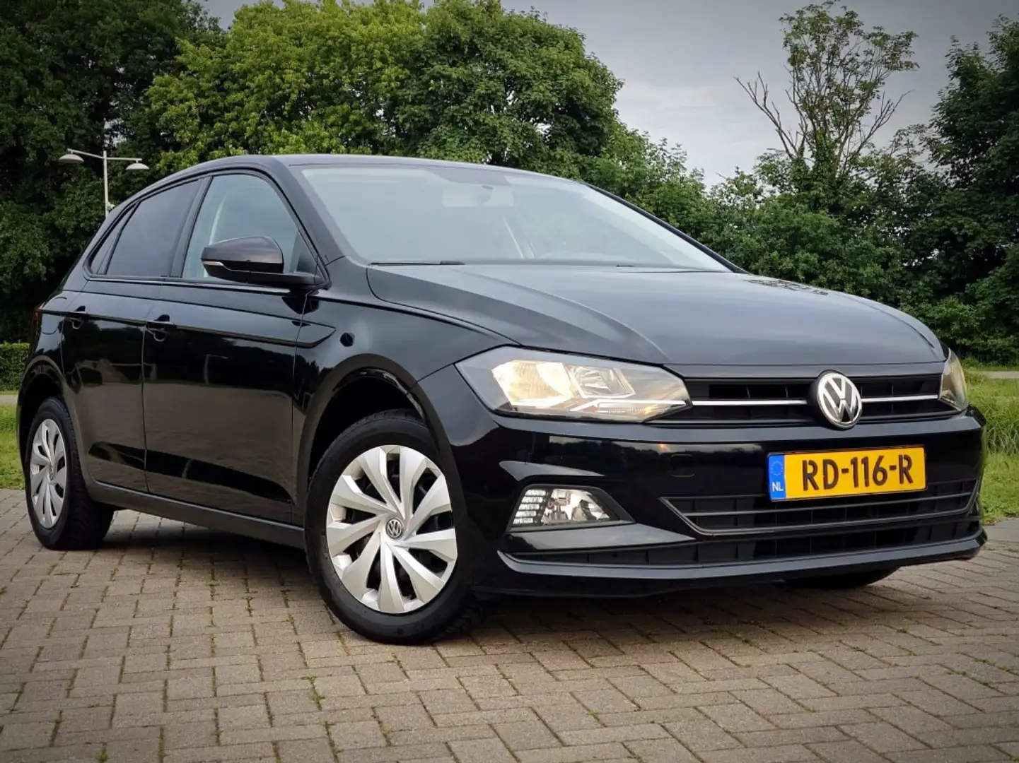 Volkswagen Polo 1.0 TSI Comfortline Zwart - 2