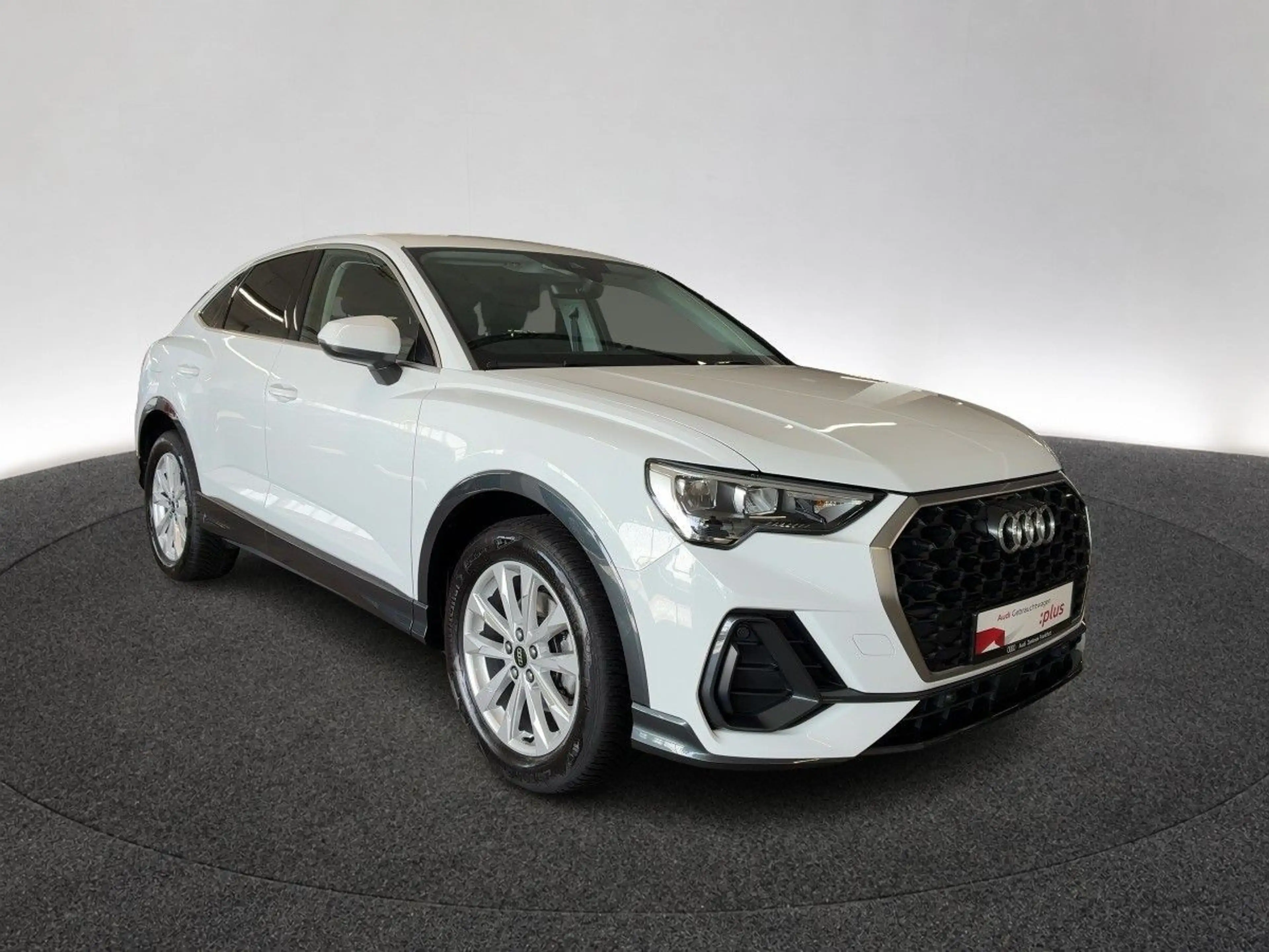 Audi Q3 35 TFSI S tronic AHK VirtualCockpit — photo 4