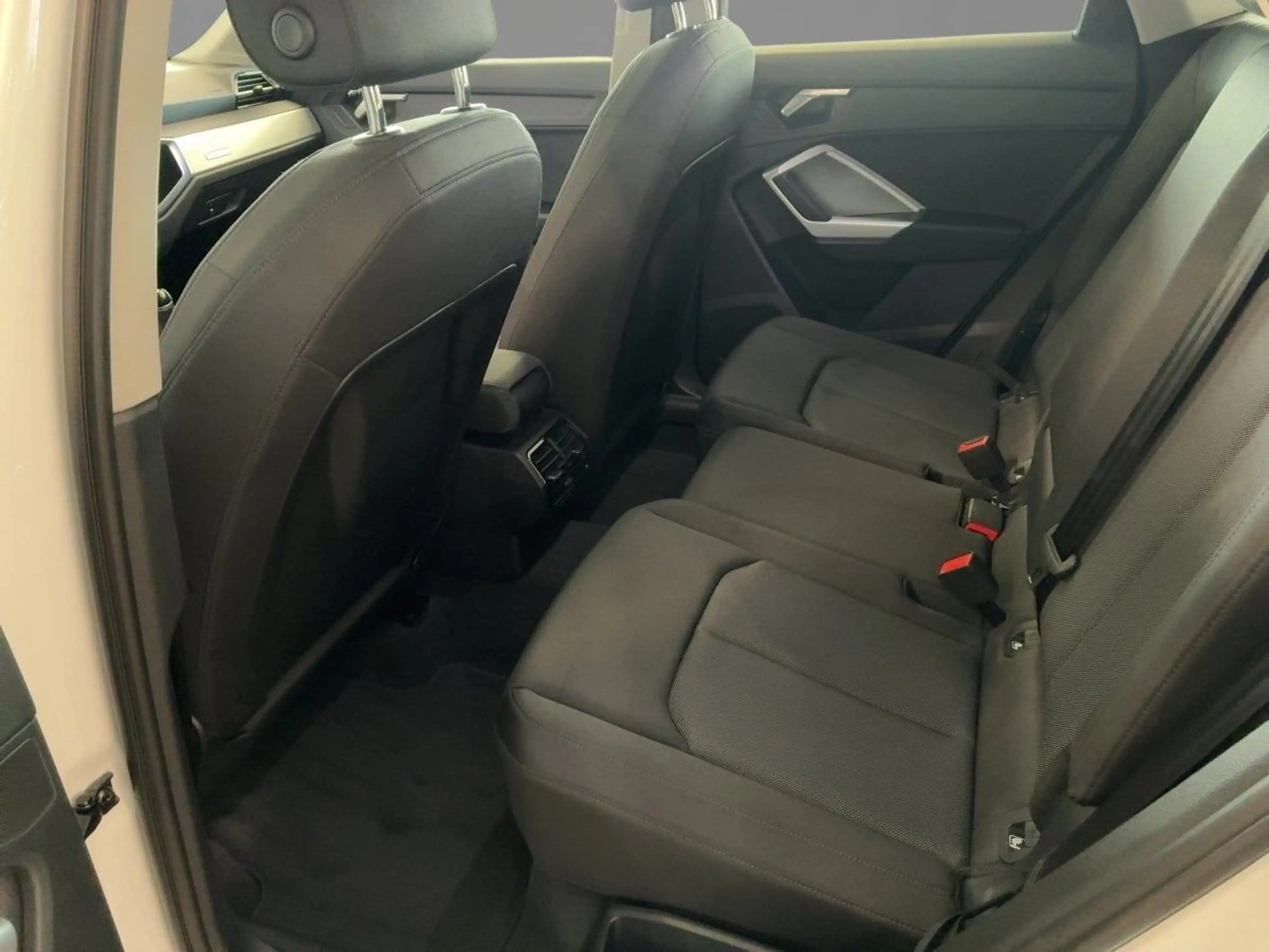 Audi Q3 35 TFSI S tronic AHK VirtualCockpit — photo 7