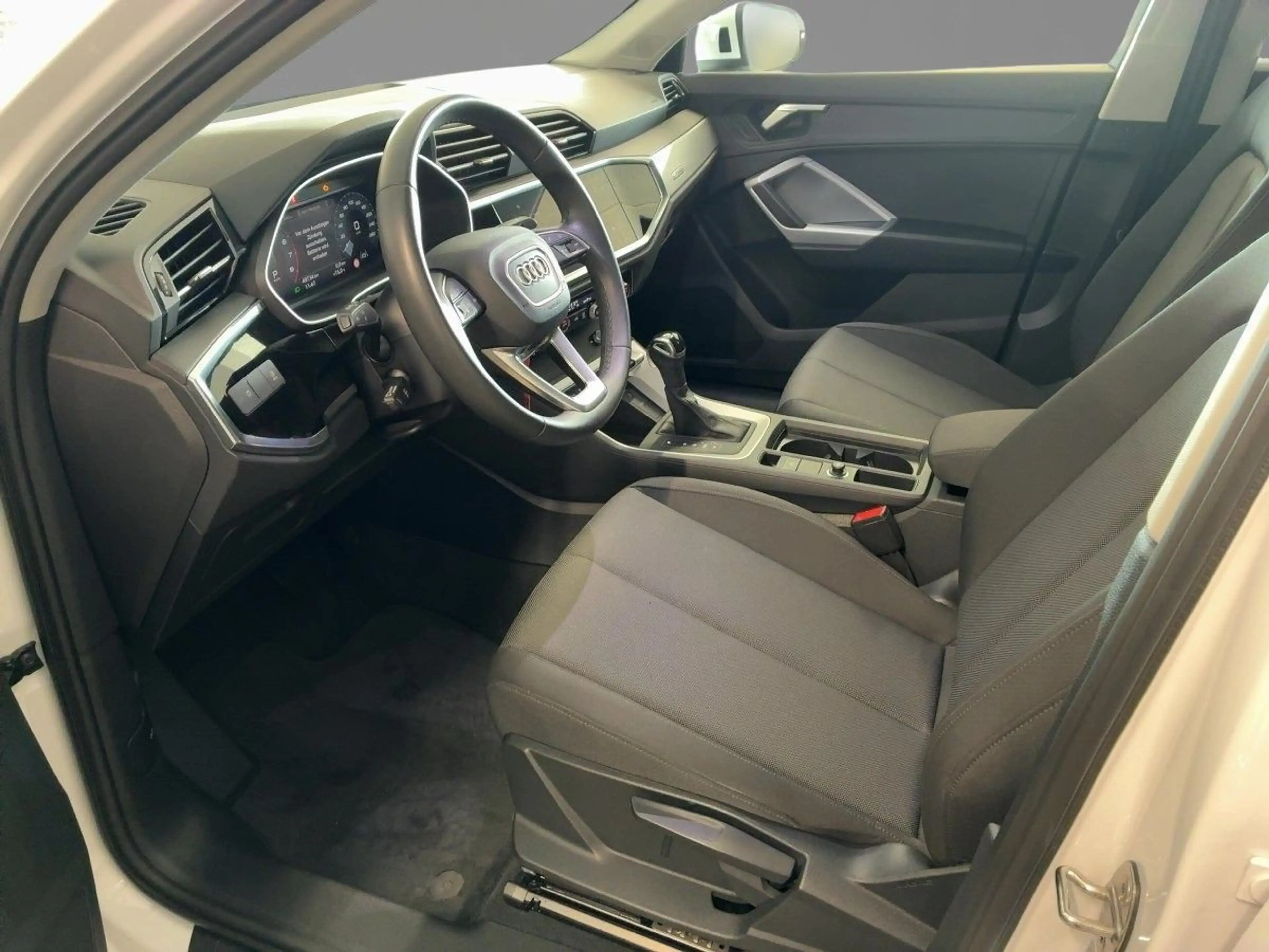 Audi Q3 35 TFSI S tronic AHK VirtualCockpit — photo 6