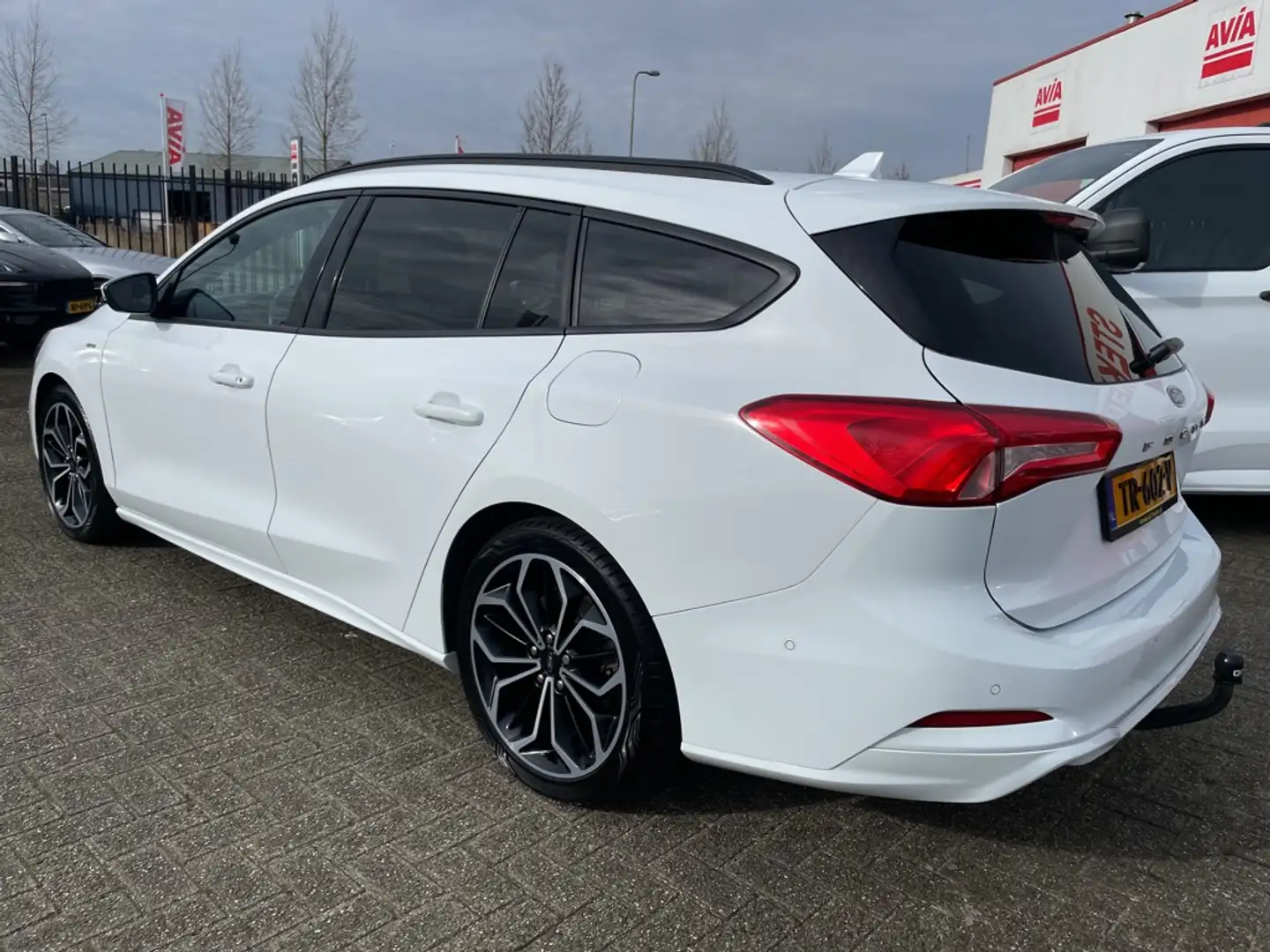 Ford Focus Wagon 1.0 EcoBoost ST-Line Business -nieuw model- Wit - 2