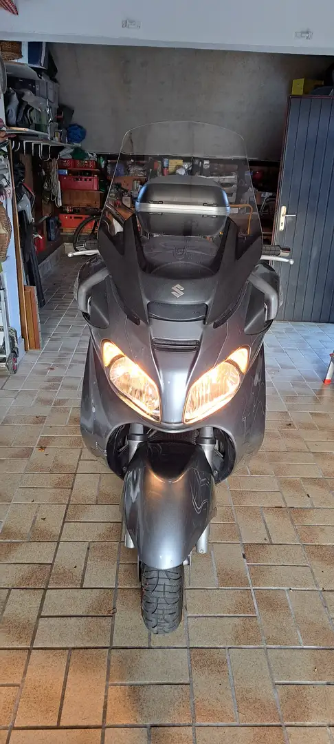 Suzuki Burgman 650 Srebrny - 2