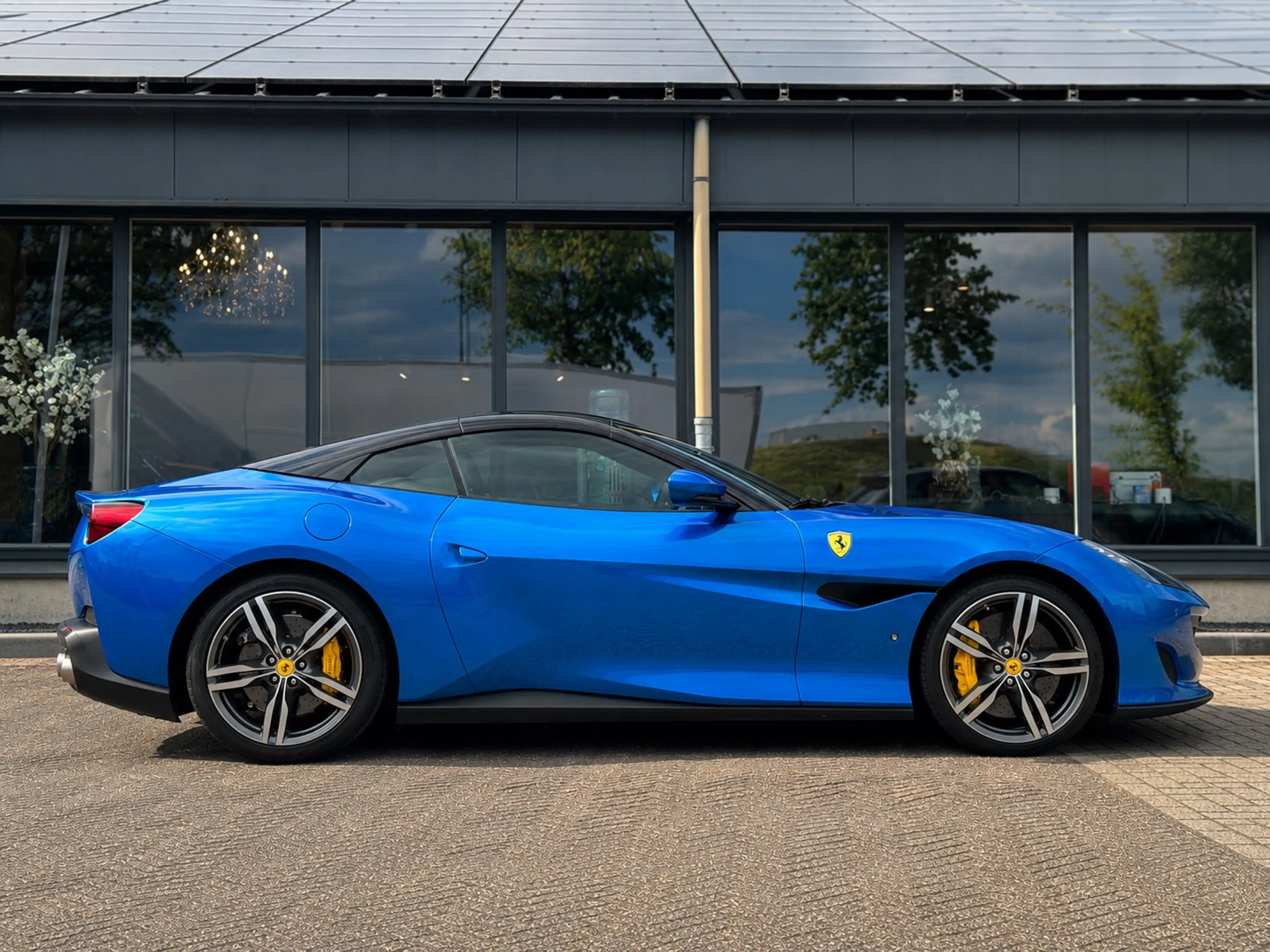 Ferrari Portofino 3.9 V8 HELE Atelier car Carbon CLANCK — photo 4