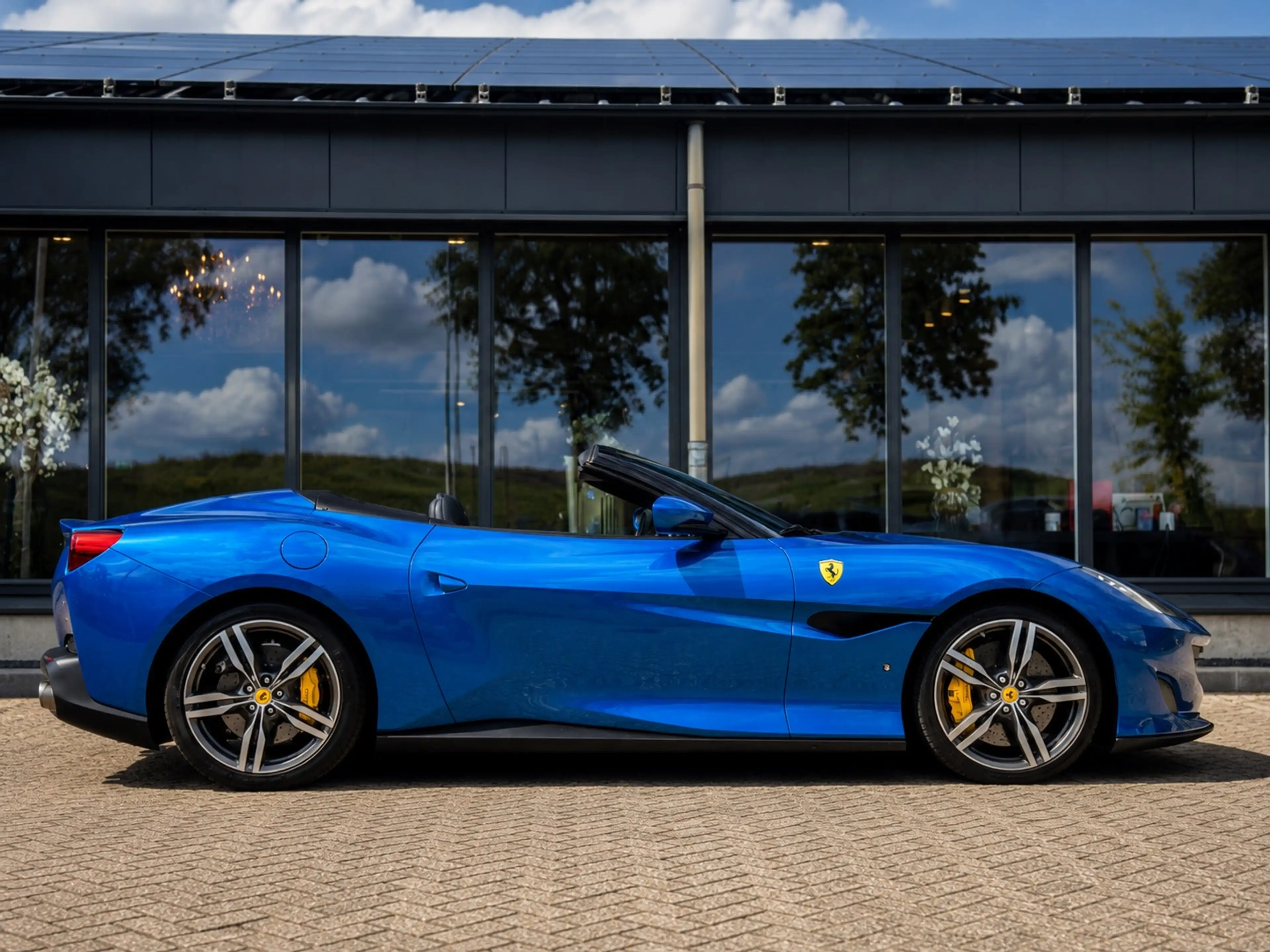Ferrari Portofino 3.9 V8 HELE Atelier car Carbon CLANCK — photo 3