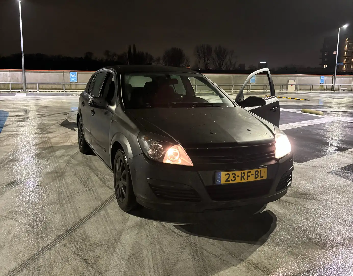 Opel Astra 1.6 Enjoy Zwart - 2