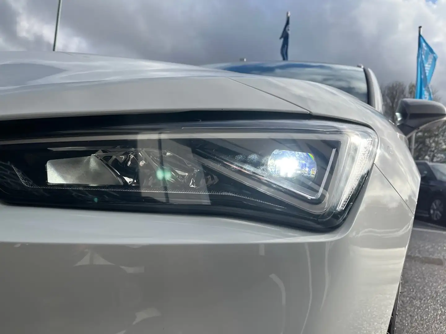 SEAT Leon ST 2,0 TDI DSG FR Plus Blanc - 2