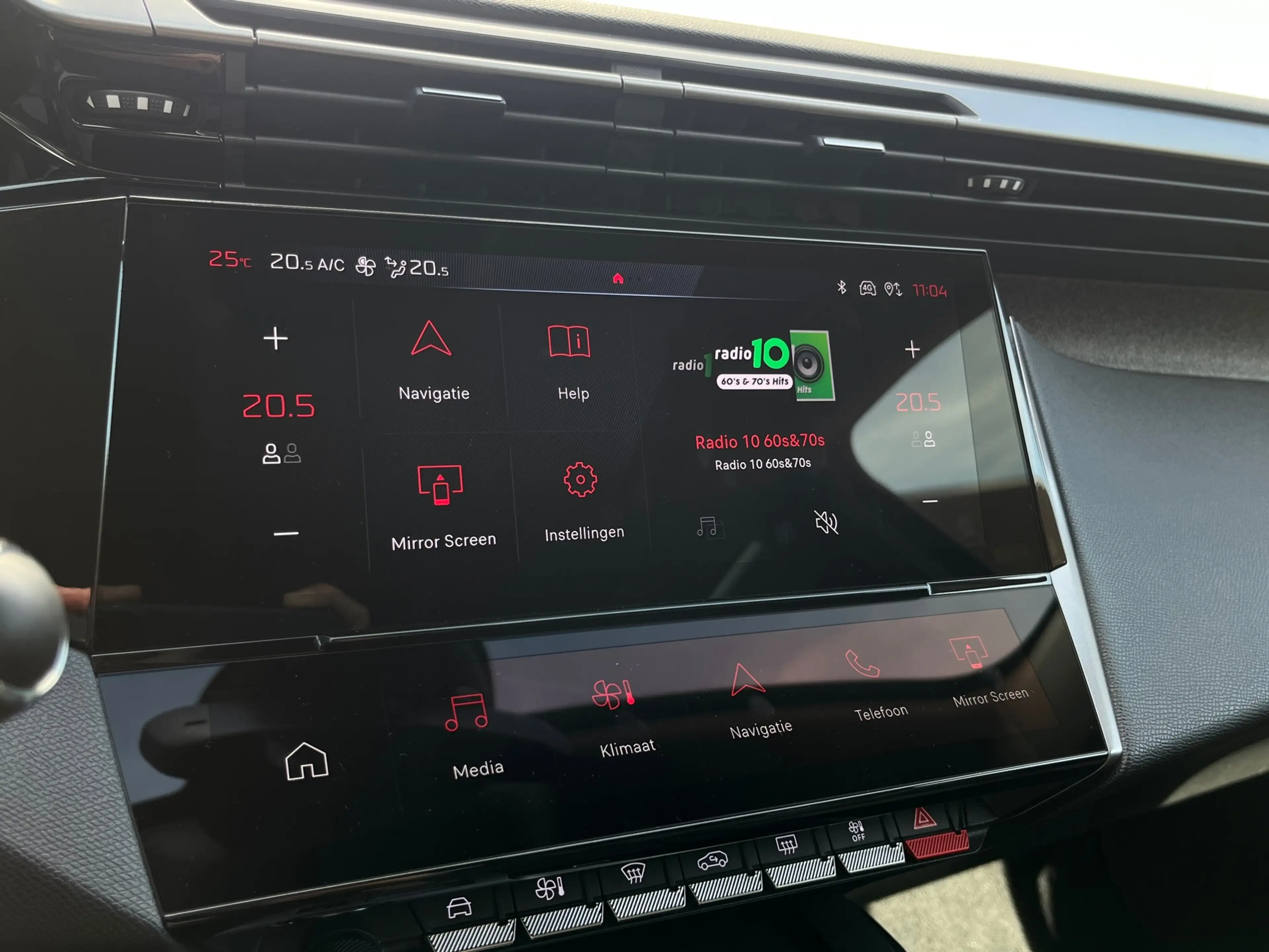 Peugeot 408 1.2 Hybrid 145 e-DCS6 Allure | Achteruitrijcamera — photo 15