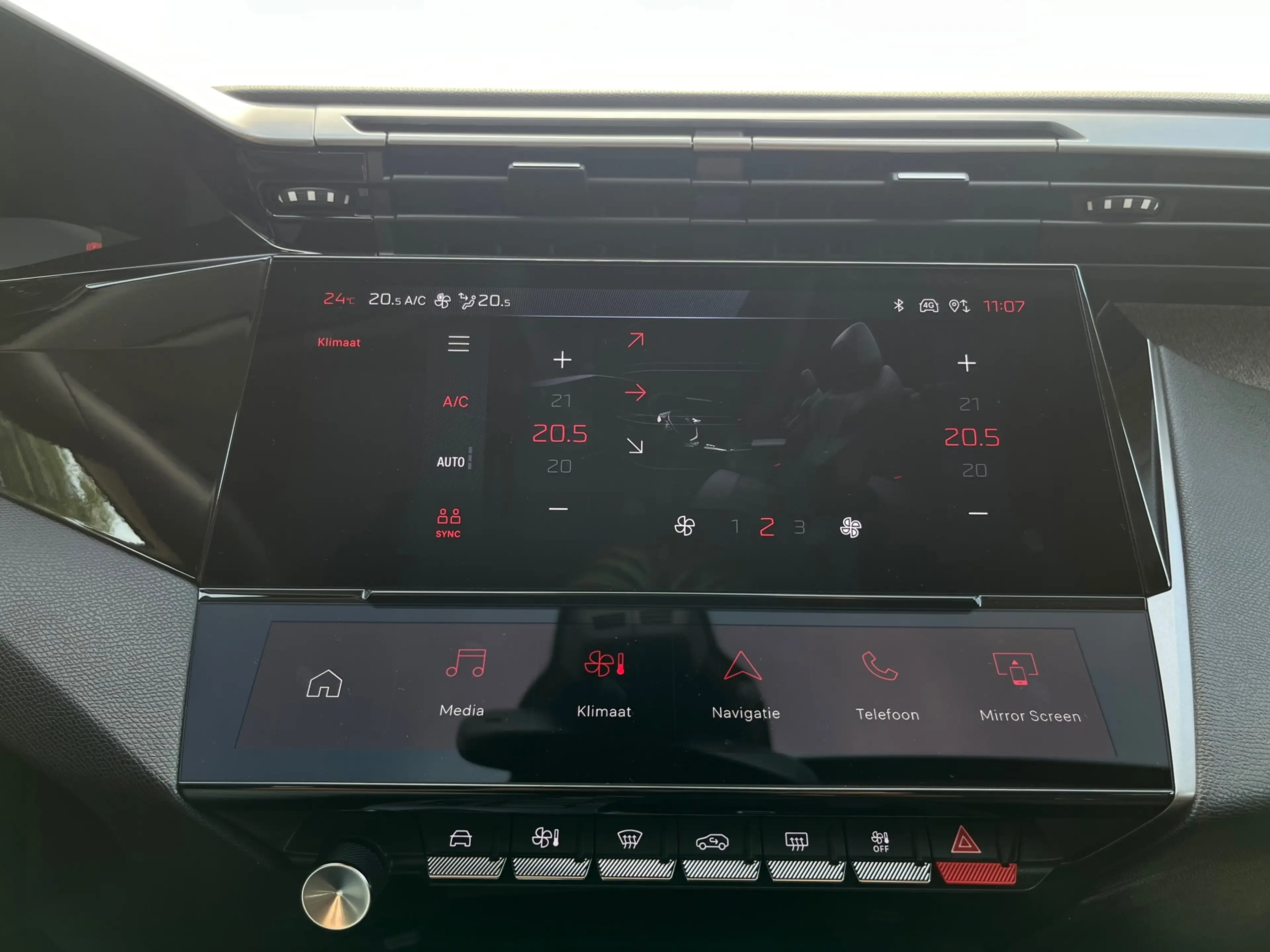 Peugeot 408 1.2 Hybrid 145 e-DCS6 Allure | Achteruitrijcamera — photo 26