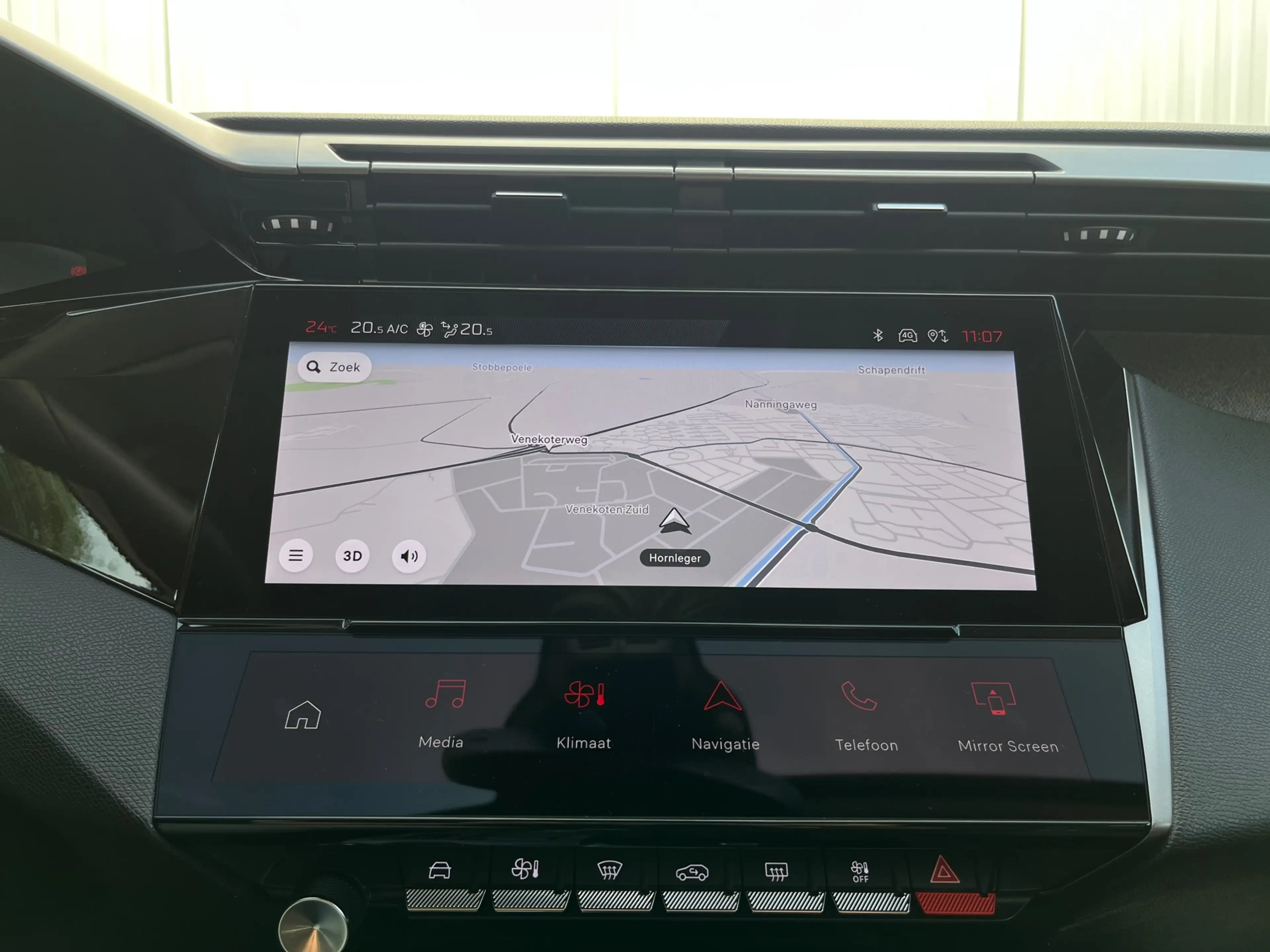 Peugeot 408 1.2 Hybrid 145 e-DCS6 Allure | Achteruitrijcamera — photo 24