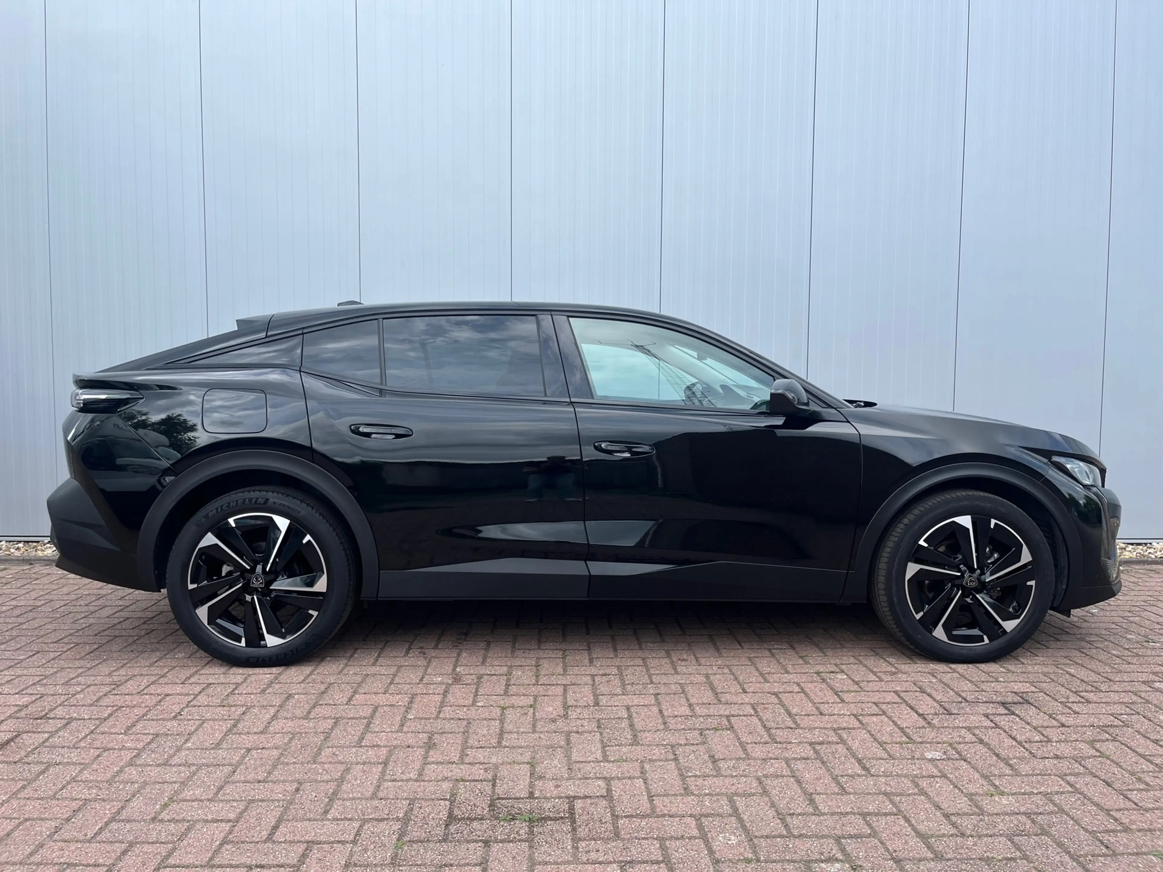 Peugeot 408 1.2 Hybrid 145 e-DCS6 Allure | Achteruitrijcamera — photo 8