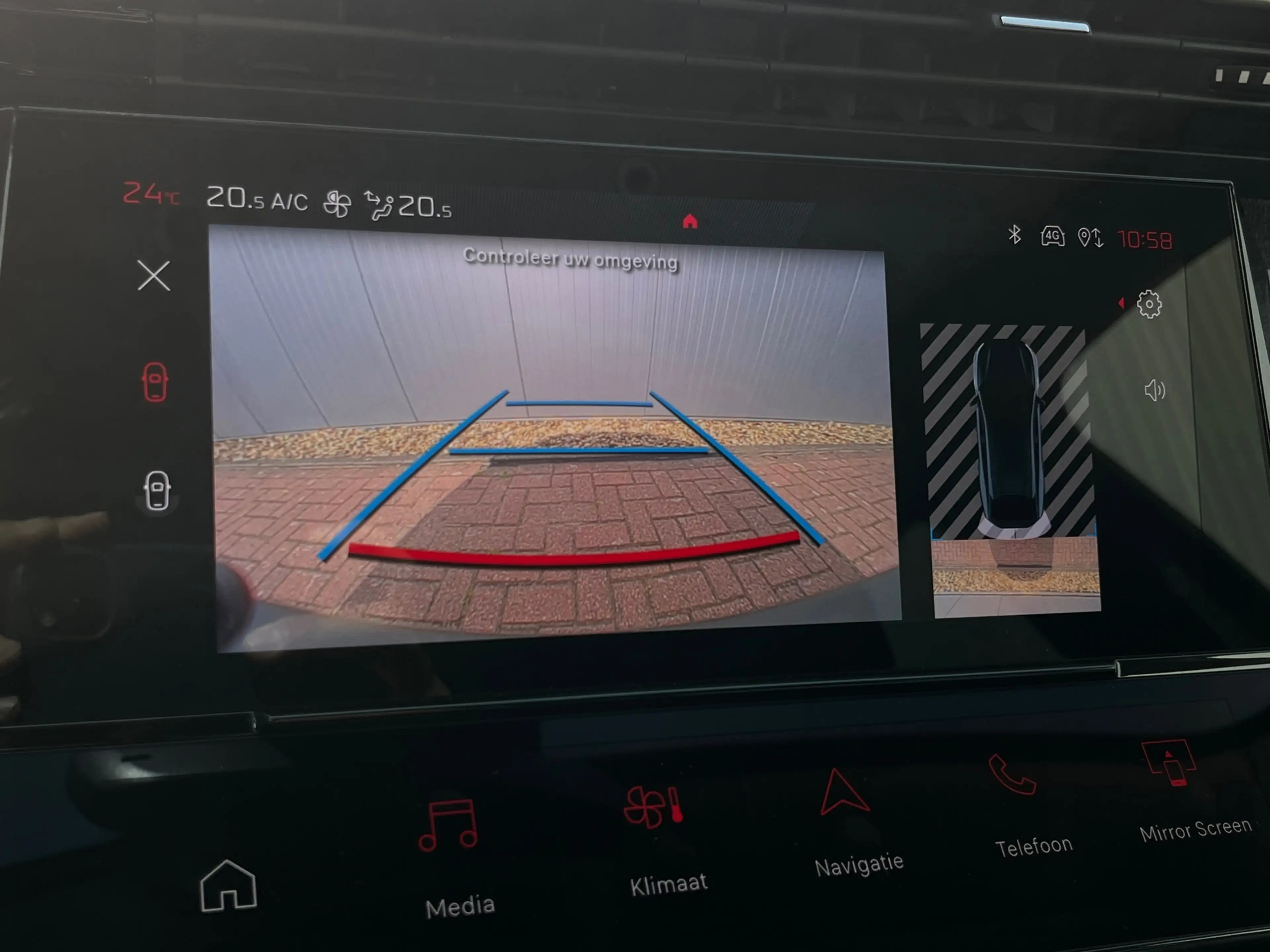 Peugeot 408 1.2 Hybrid 145 e-DCS6 Allure | Achteruitrijcamera — photo 35