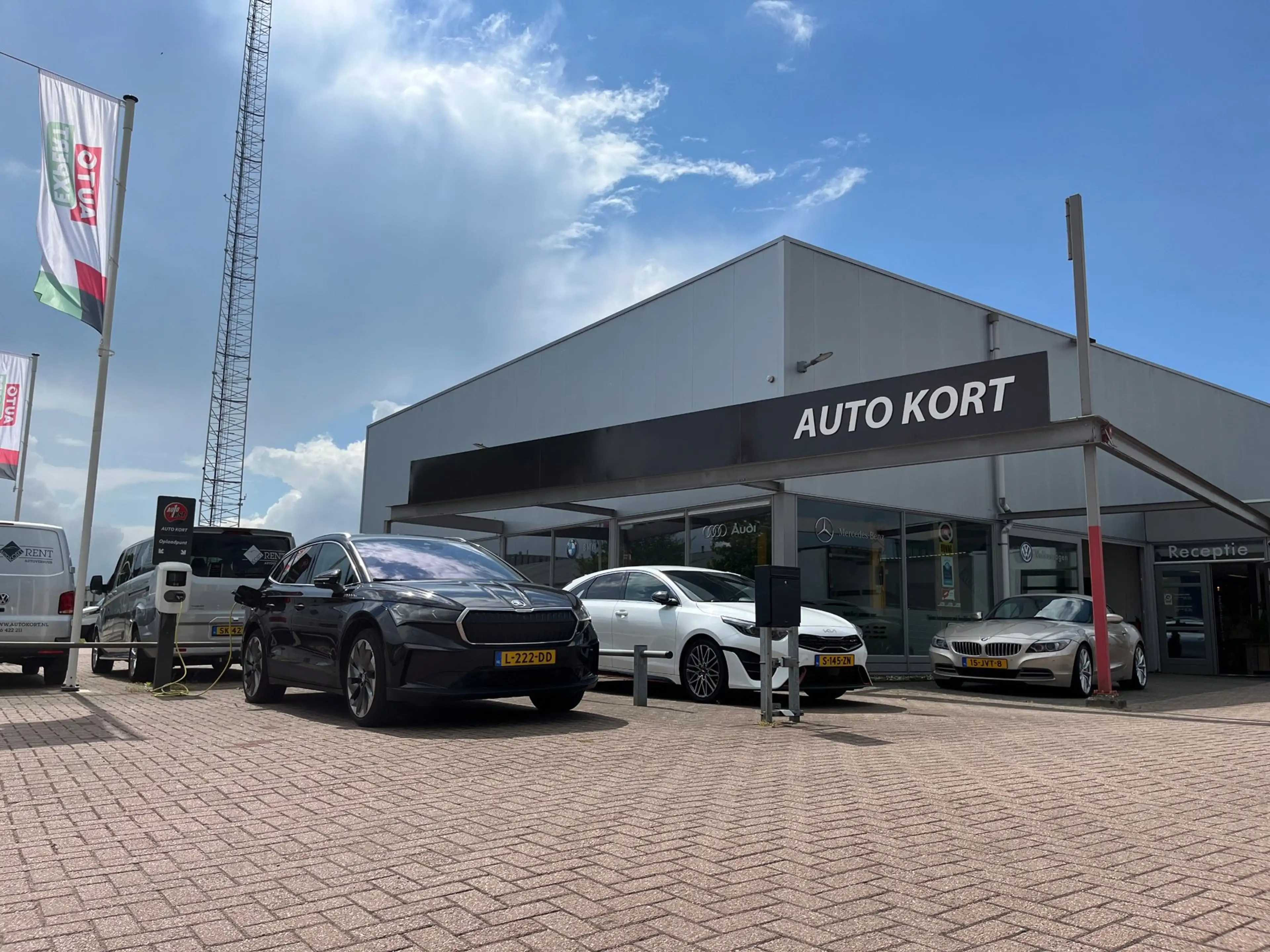 Peugeot 408 1.2 Hybrid 145 e-DCS6 Allure | Achteruitrijcamera — photo 10