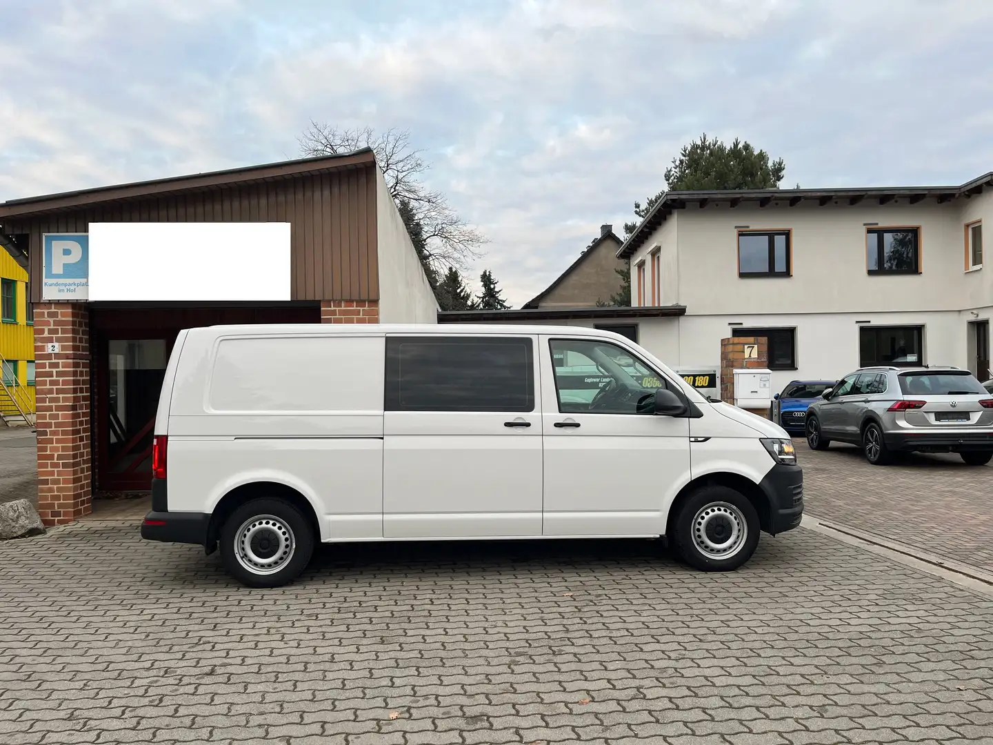 Volkswagen T6 Kombi lang 2x - Schiebetür - Standh. - Navi - AHK Weiß - 1