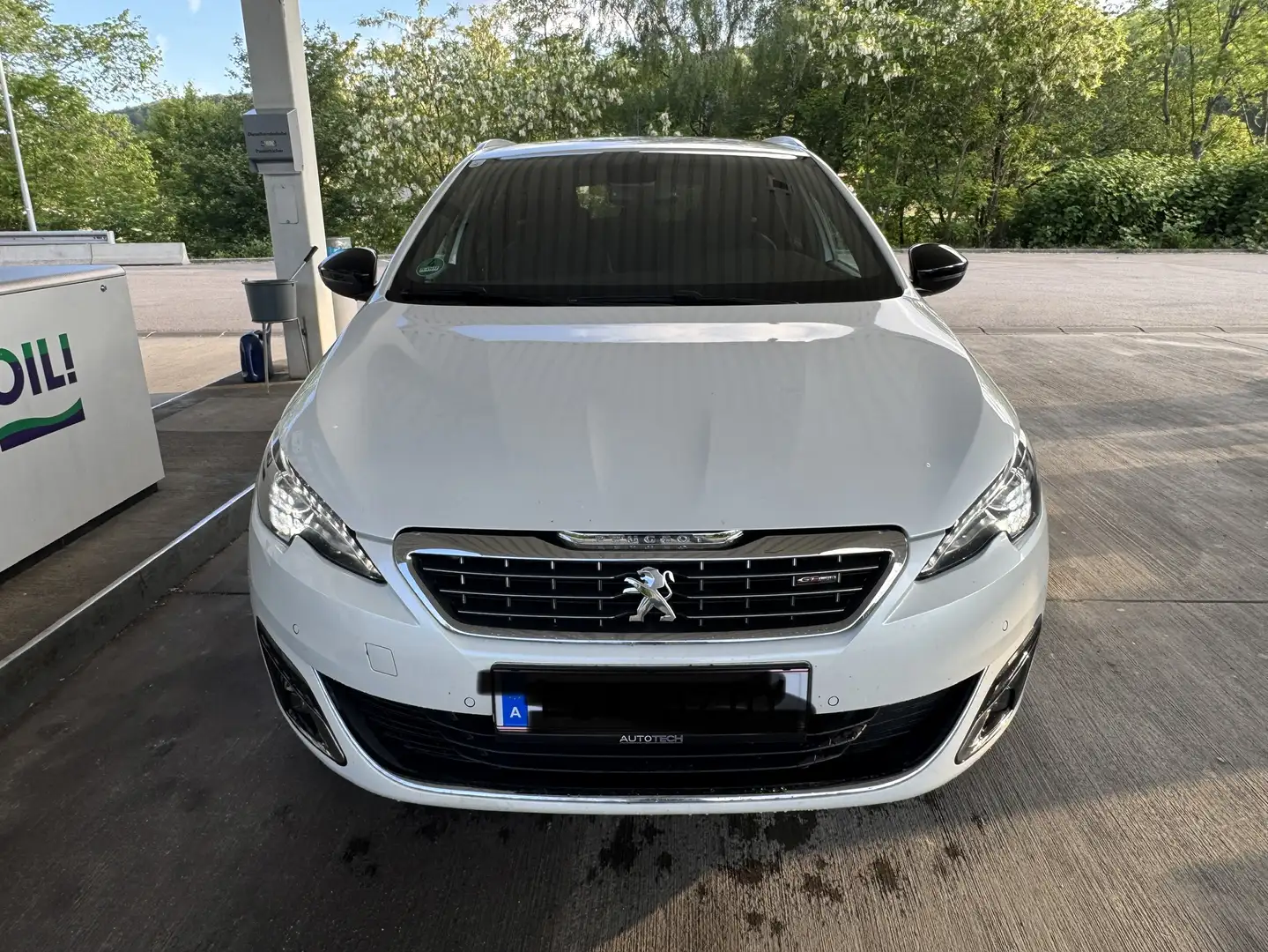 Peugeot 308 SW 1,6 BlueHDi 120 GT Line S&S Weiß - 1