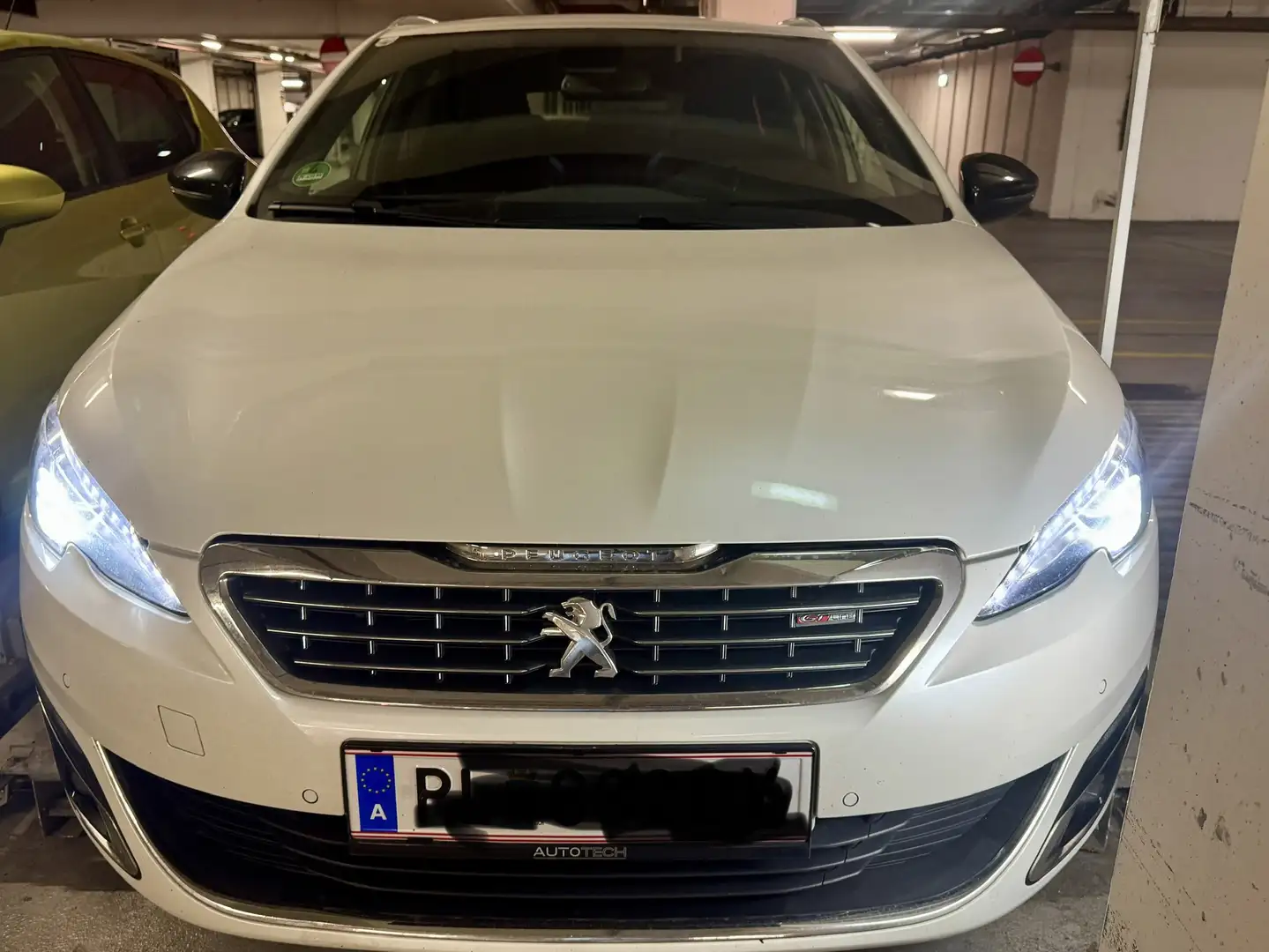 Peugeot 308 SW 1,6 BlueHDi 120 GT Line S&S Weiß - 2