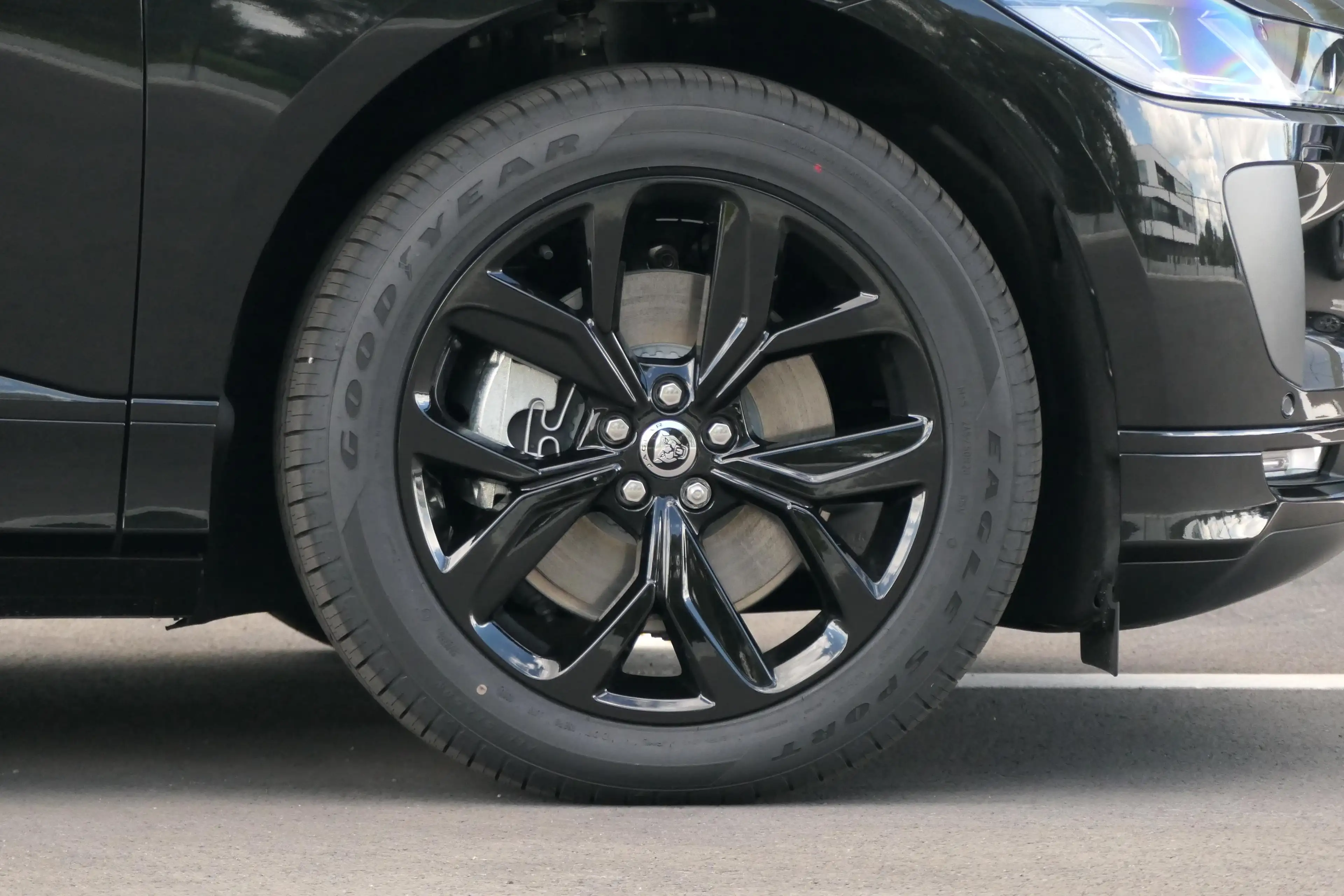 Jaguar I-Pace - EV 400PK R-Dynamic SE — photo 6