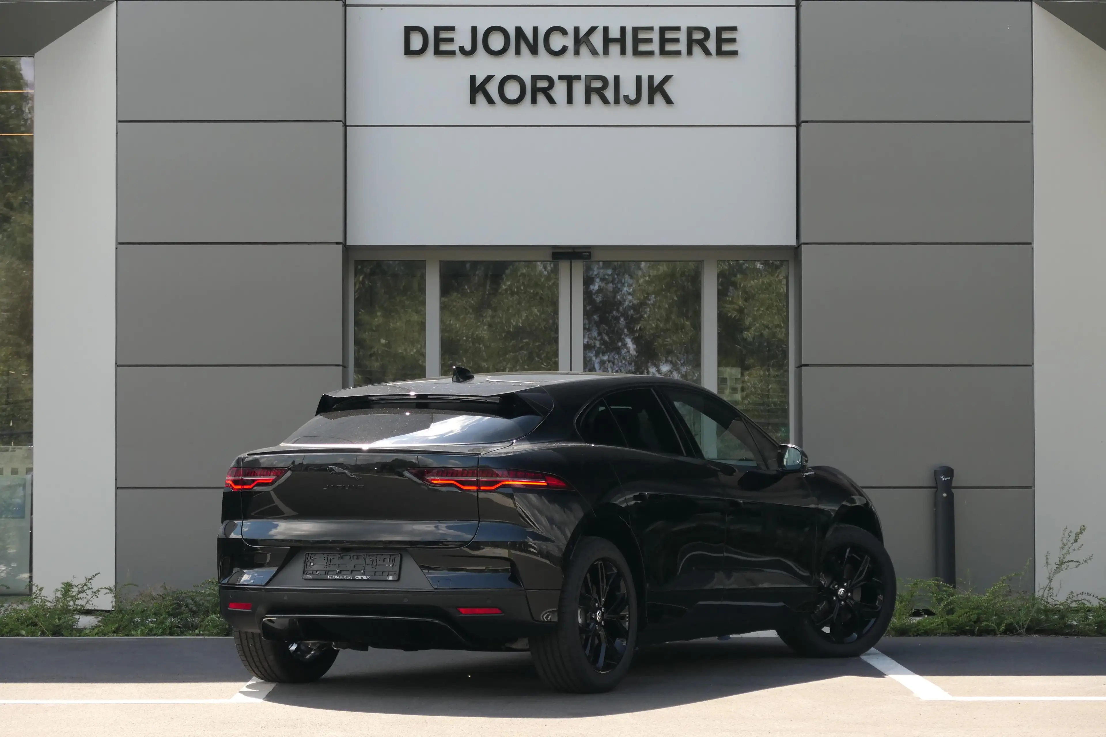 Jaguar I-Pace - EV 400PK R-Dynamic SE — photo 4